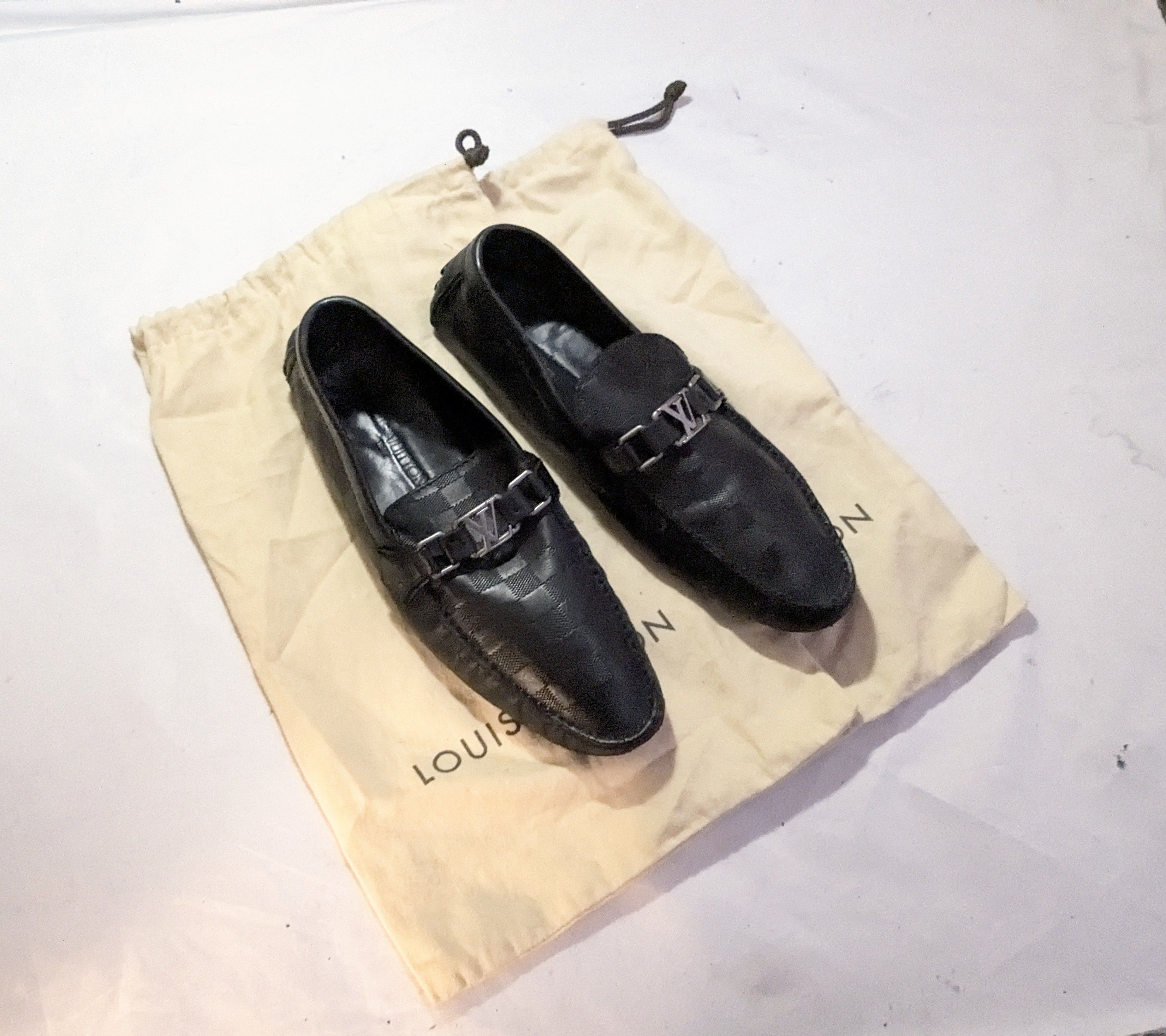 Louis Vuitton Louis Vuitton Driving Loafers Black 11 Leather LV Buckle Size US 11 / EU 44 - 1 Thumbnail