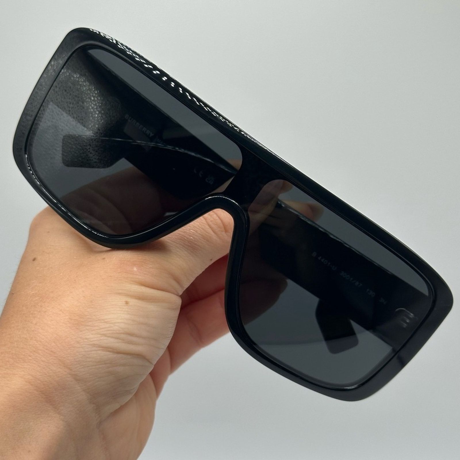 Burberry NEW BURBERRY BE4401U 300187 Black/DarkGrey Unisex Sunglasses Size ONE SIZE - 7 Thumbnail