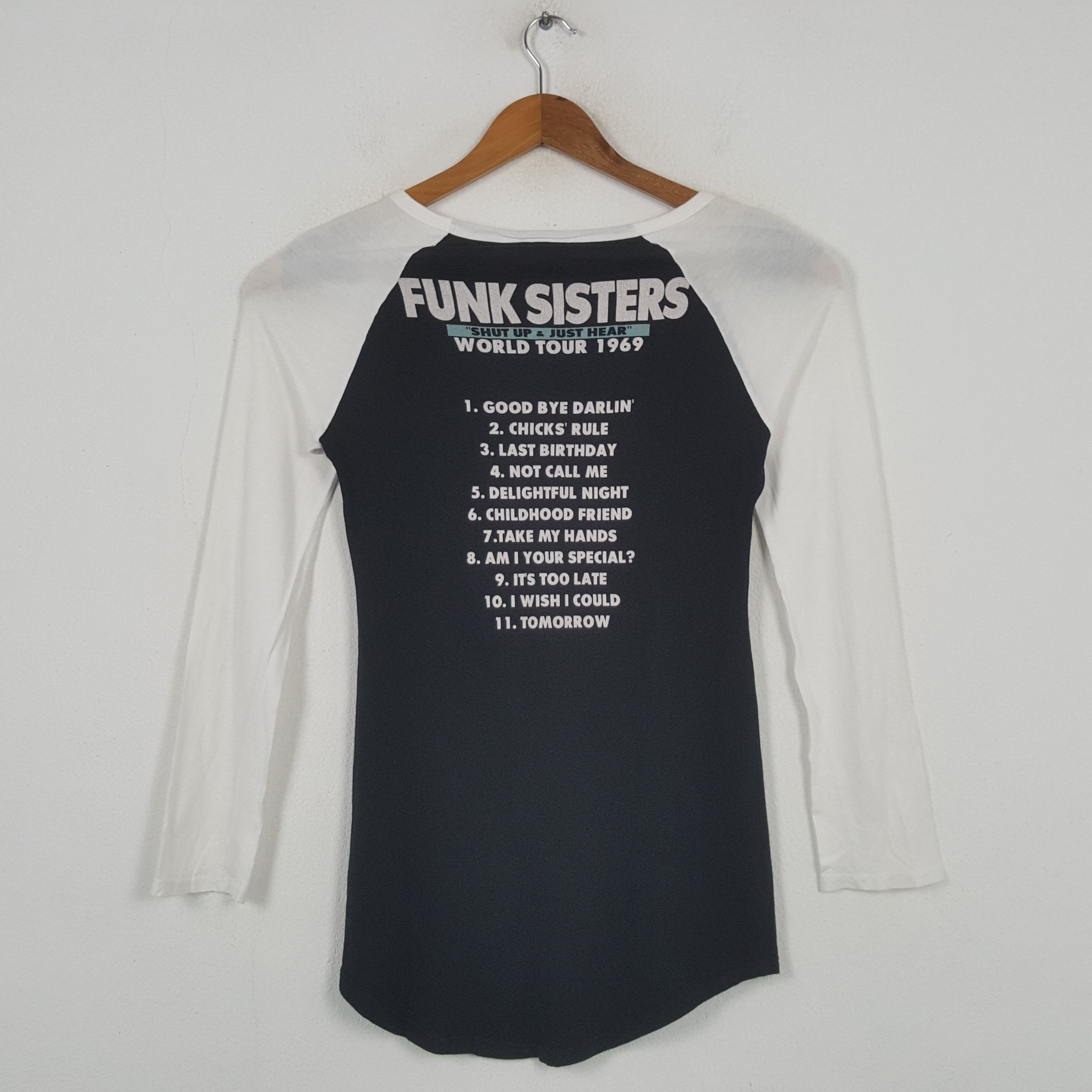Japanese Brand Vintage FUNK SISTERS Japanese Brand T-shirt 31 Size XS / US 0-2 / IT 36-38 - 3 Thumbnail