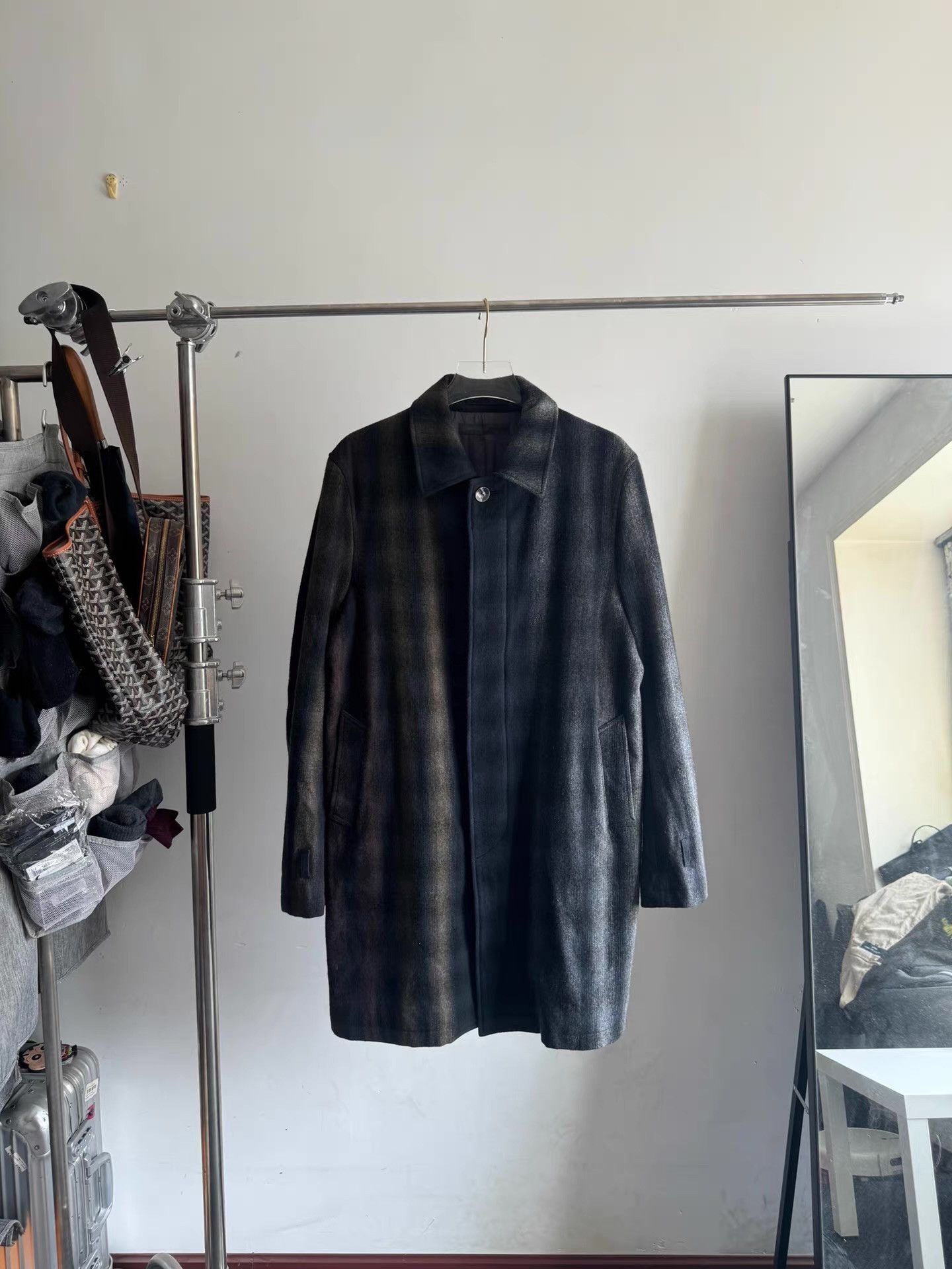 TALKING ABOUT THE ABSTRACTION TALKING ABOUT THE ABSTRACTION Color Gradient Wool Coat Q17 Size US L / EU 52-54 / 3 - 1 Thumbnail