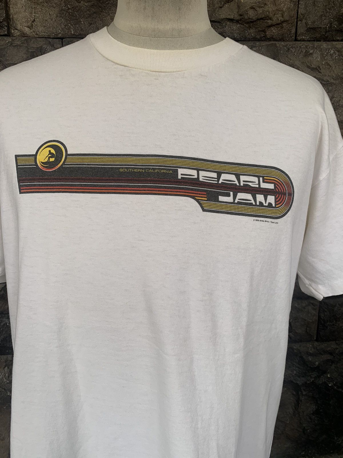 Band Tees × Vintage Vintage 90s Pearl Jam Los Angeles Tour Rock Band T shirt Size US L / EU 52-54 / 3 - 2 Thumbnail