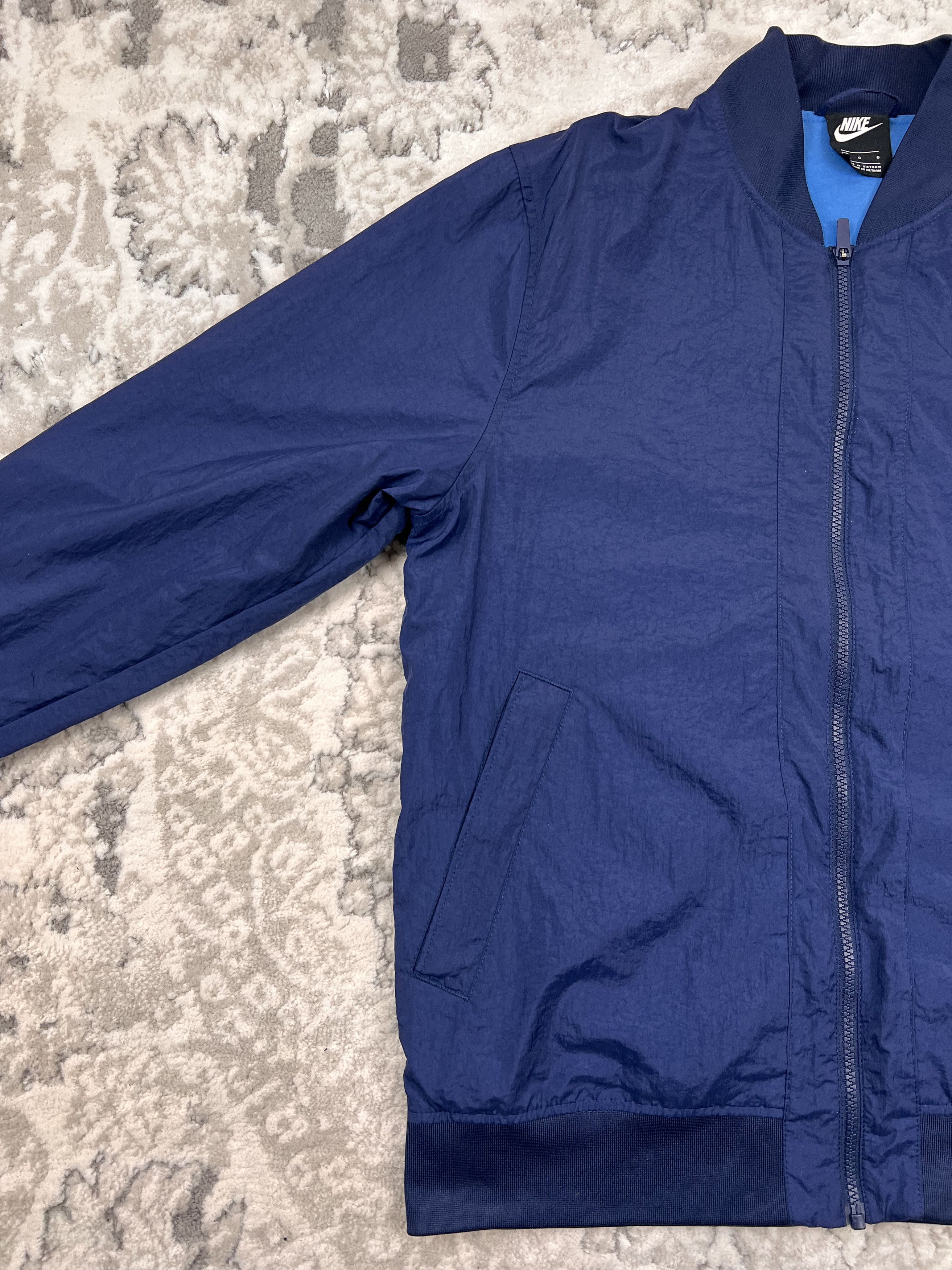 Nike Nike Nylon Bomber Jacket Windbreaker Navy Blue Lightweight L Size US L / EU 52-54 / 3 - 2 Thumbnail