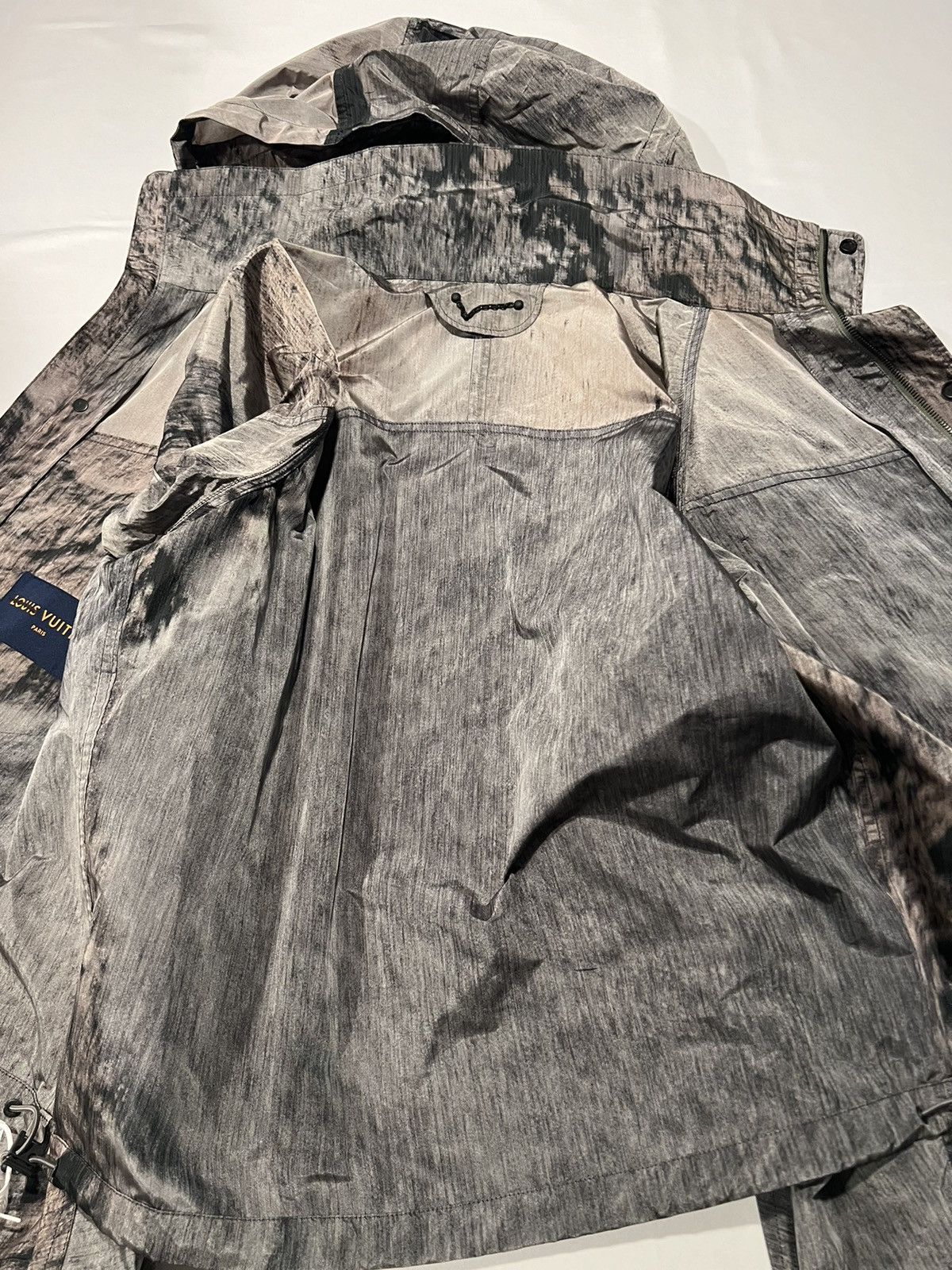 Louis Vuitton Louis Vuitton men’s earth windbreaker. 48/M. $2250 Size US M / EU 48-50 / 2 - 5 Thumbnail