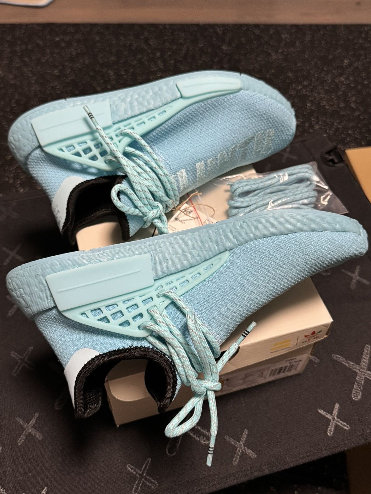 Adidas Adidas NMD Hu Pharrell Williams Clear Aqua brand new sz 5.5Y Size US 5.5 / EU 38 - 9 Thumbnail
