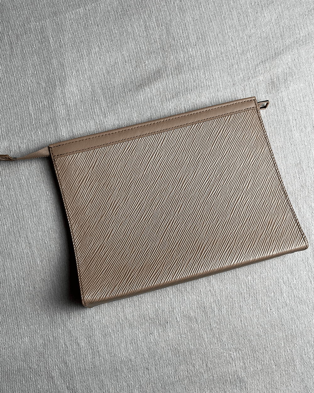 Louis Vuitton Louis Vuitton Saffiano Leather Tan Pouch Size ONE SIZE - 5 Thumbnail