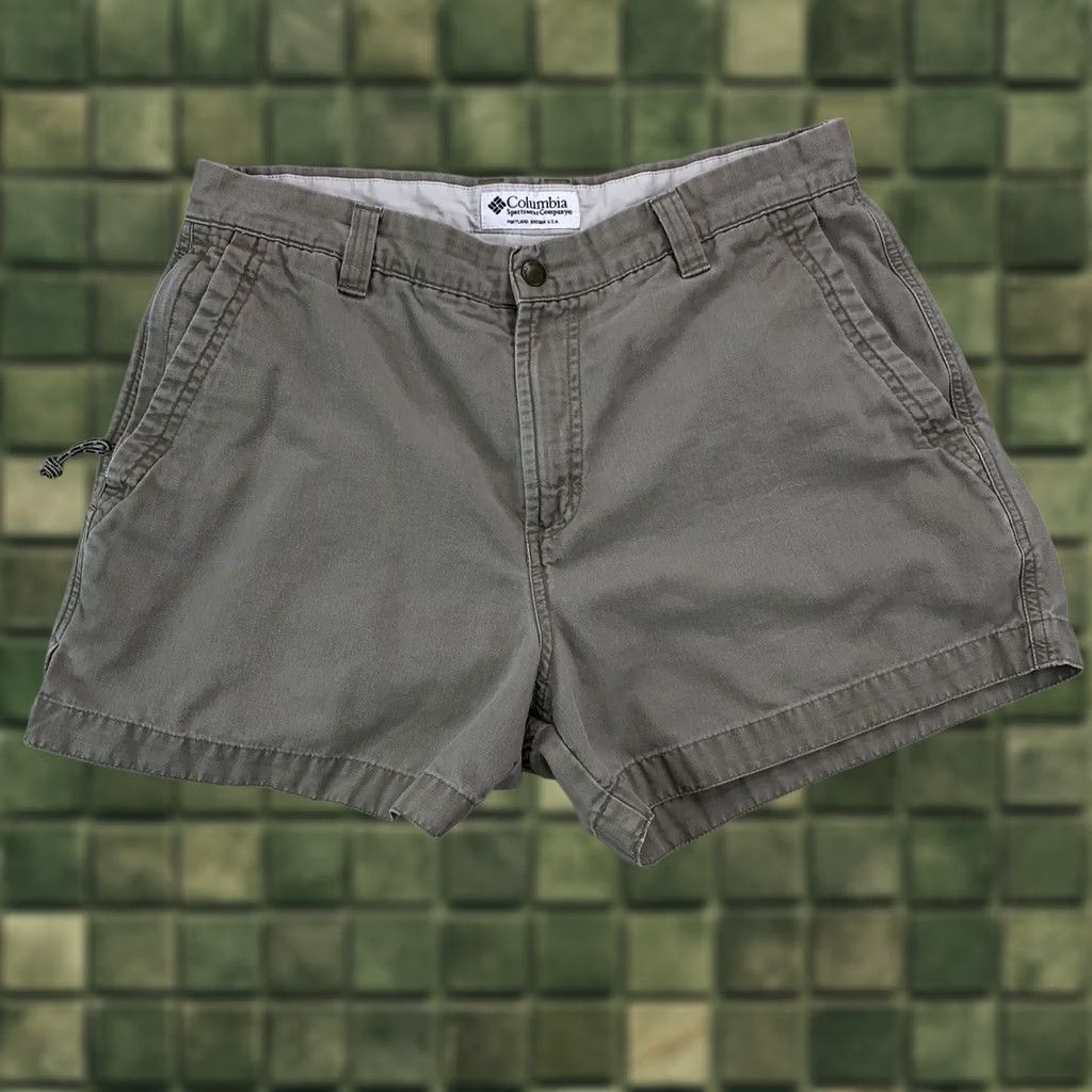 Vintage VINTAGE Columbia Khaki Shorts Womens Petites 12P-49A Shirt Shorts Womens Petites Khaki Green 90s Outdoor Mens Girls Size 34" / US 12 / IT 48 - 1 Thumbnail