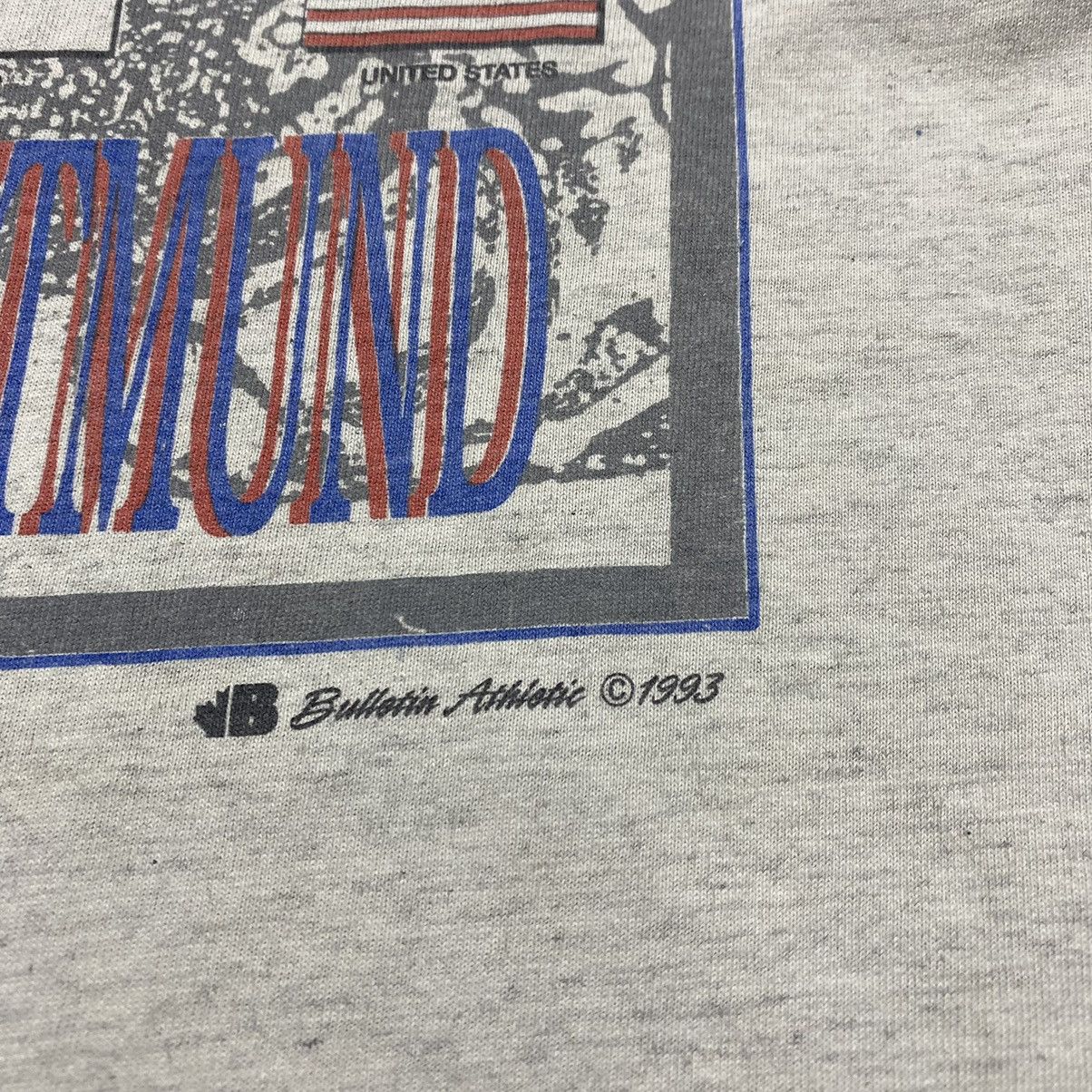 Other Vintage Bulletin Athletic 1993 Ice Hockey Championship tee Size US XL / EU 56 / 4 - 13 Thumbnail