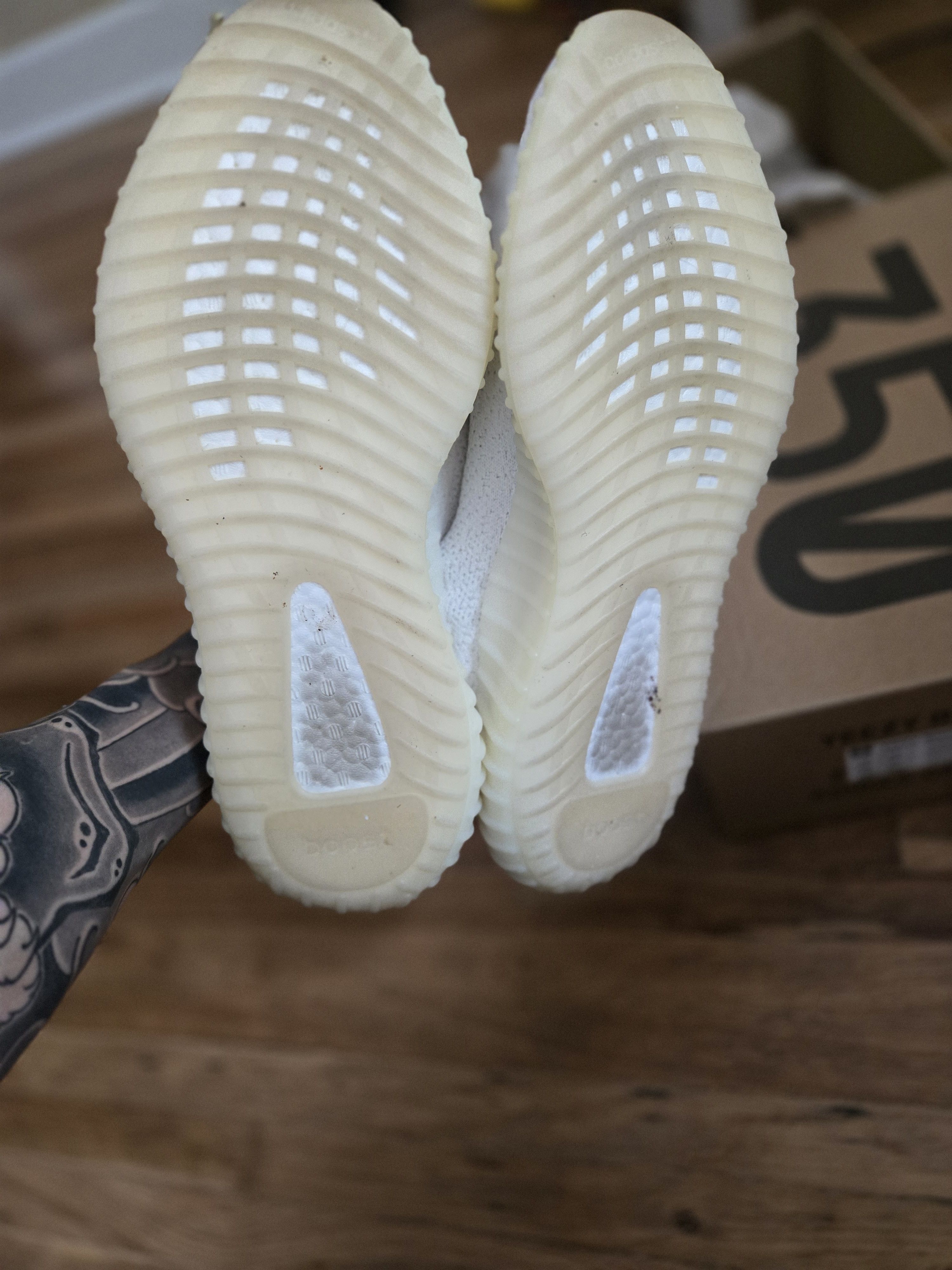 Yeezy Yeezy 350 v2 white Size US 11 / EU 44 - 4 Thumbnail