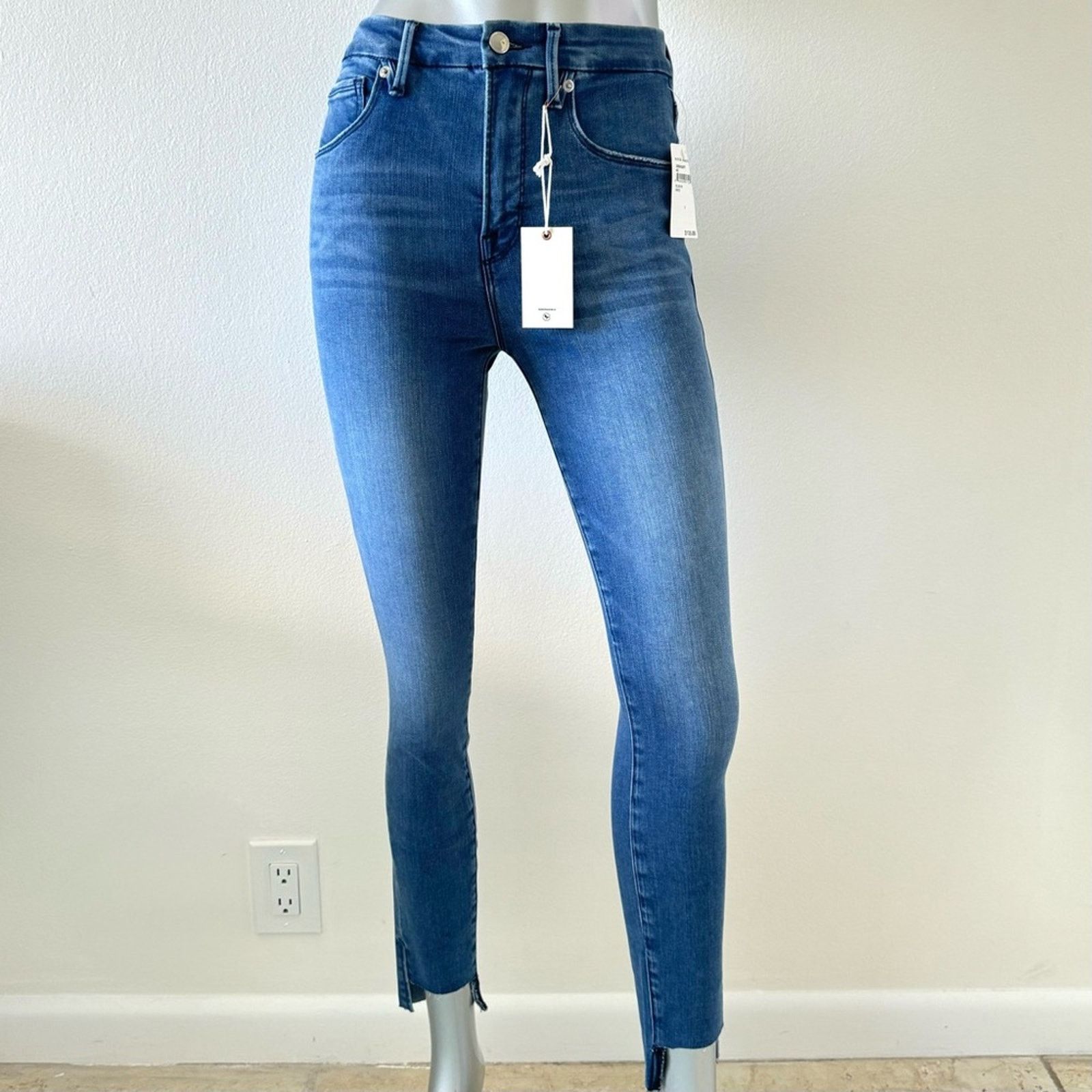Good American NWT! Good American Blue Jeans, Size 2/26 Size 26" / US 2 / IT 38 - 1 Thumbnail