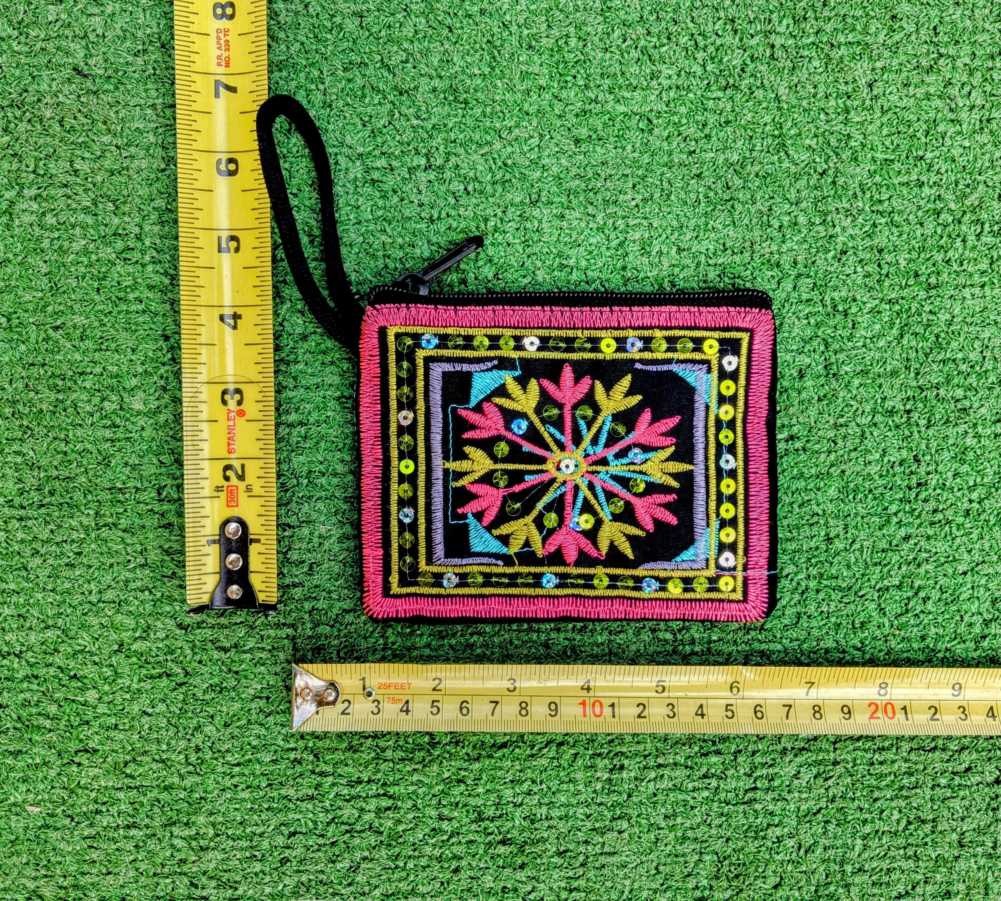 Handmade Handmade Embroidered Sequin Custom Pouch Wristlet Clutch Size ONE SIZE - 2 Thumbnail