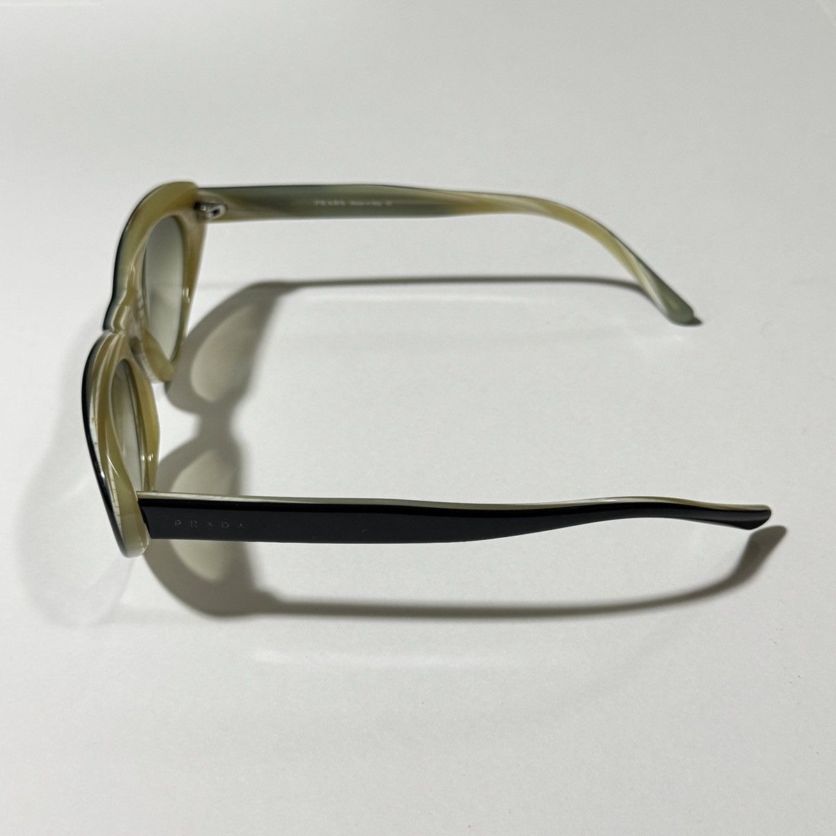 Prada PRADA 2001 S/S SPR 04B Cat-Eye Sunglasses y2k 00s Archive Size ONE SIZE - 4 Thumbnail
