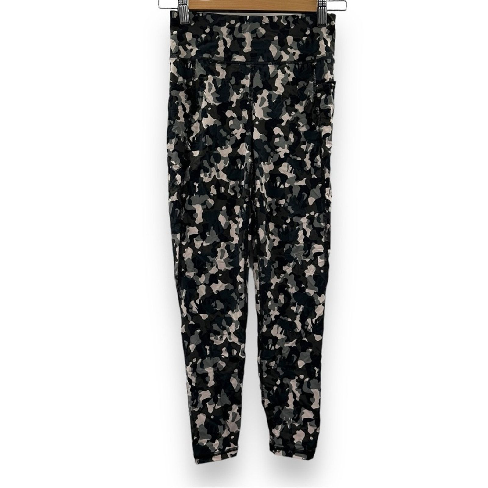 Sweaty Betty Sweaty Betty The Zero Gravity Elephant Camo Leggings Sz XS Size 22" - 1 Thumbnail