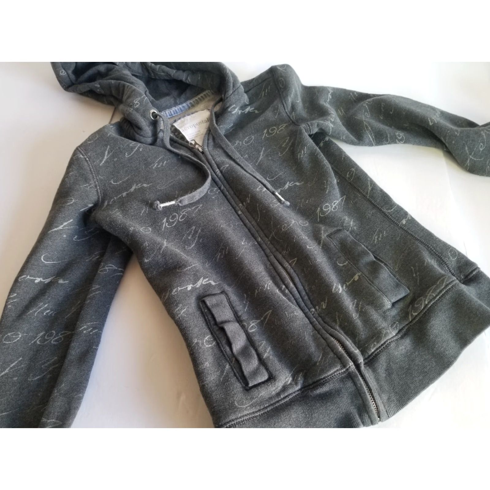Vintage Aéropostale Sweater Womens XS Gray Pullover Sweatshirt Casual Knit Crew Neck Logo Raglan Sleeve Regular Fit Hoodie Size XS / US 0-2 / IT 36-38 - 3 Thumbnail