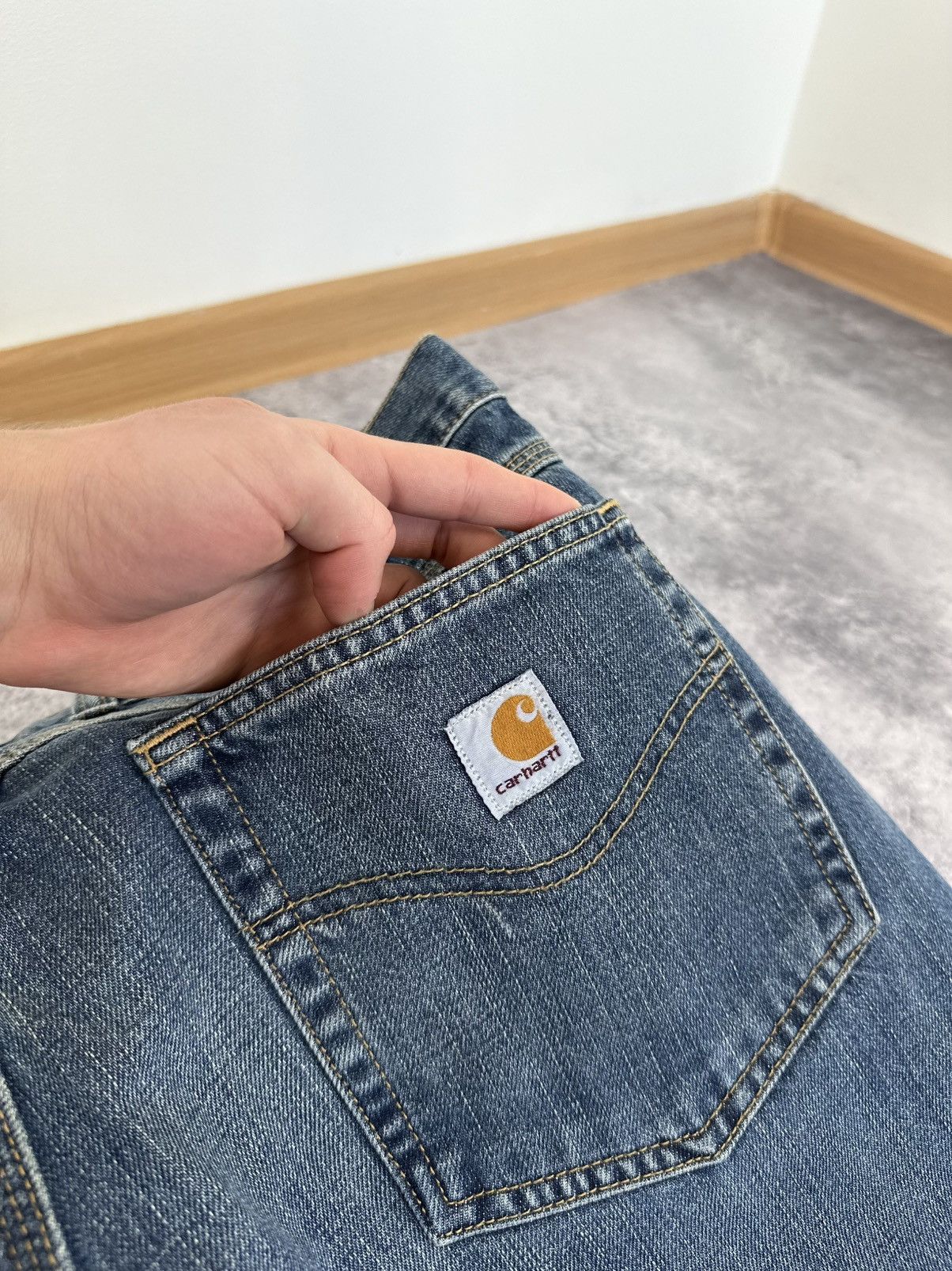 Vintage Carhartt USA Baggy Straight Fit Washed Denim Jeans