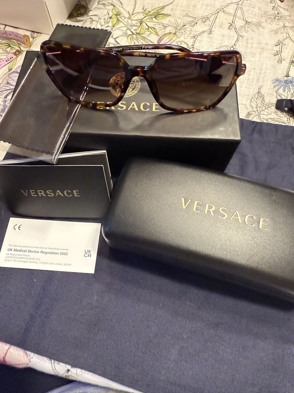 Versace Versace Tortoise Brown Sunglasses Size ONE SIZE - 1 Thumbnail