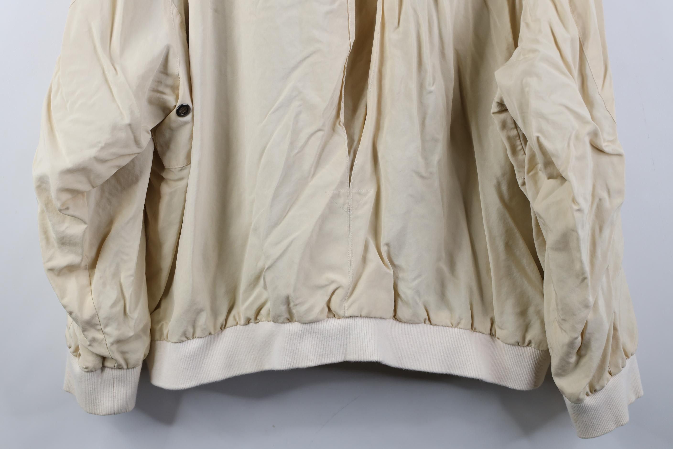 Vintage Vintage Bugatchi Uomo Resistant Silk Pebble Bomber Jacket Size US XL / EU 56 / 4 - 21 Thumbnail