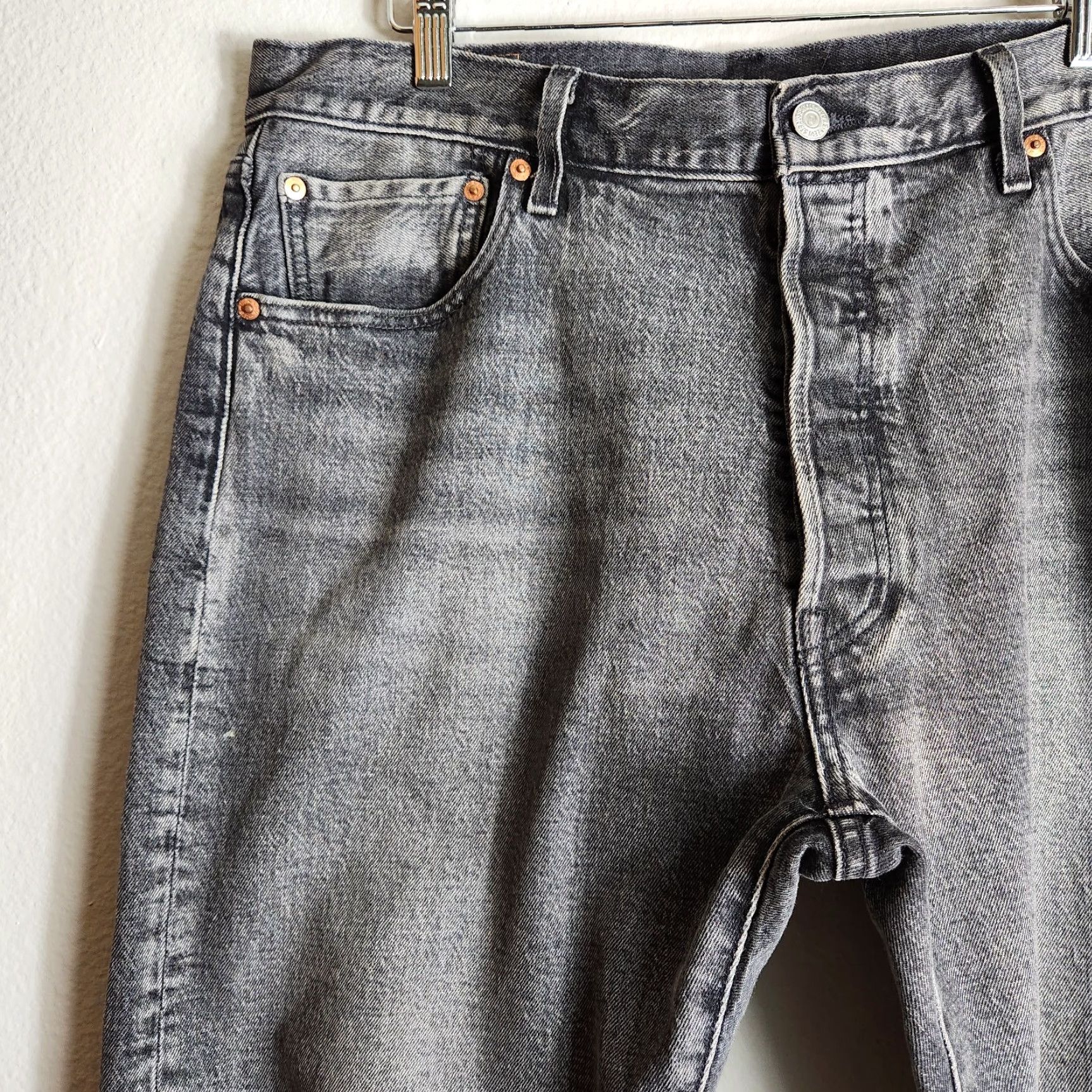 Levi's VINTAGE Levi's 501 Premium XX '93 Mens Faded Black Button Fly Straight Leg Jeans-Size 36x30 EUC Mens Regular Jeans Size US 36 / EU 52 - 2 Thumbnail