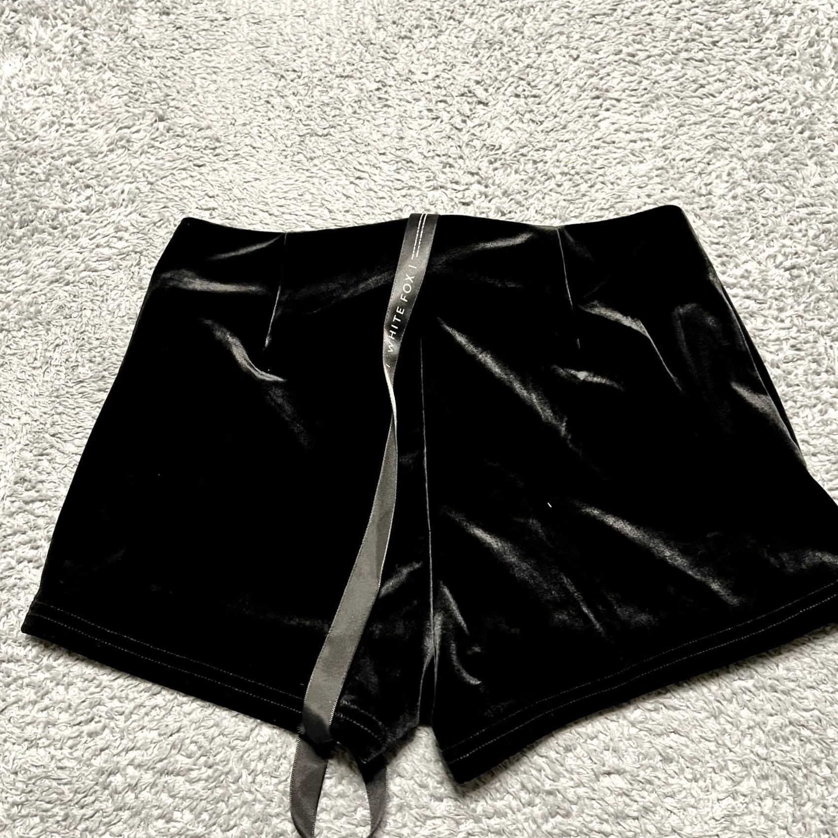 Velvet White Fox Shorts Womens Small Velvet Teddy Shortie Black S Womens Hot Pants) Size 28" / US 6 / IT 42 - 3 Thumbnail