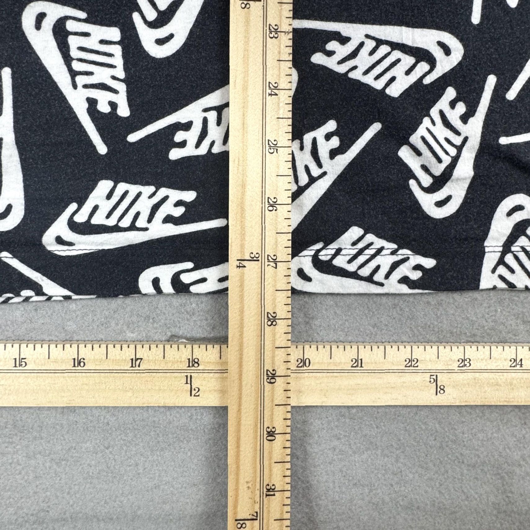Nike VINTAGE? Nike Shirt Mens Small Black White The Nike Tee All Over Print Swoosh Logo AOP Size US M / EU 48-50 / 2 - 7 Thumbnail