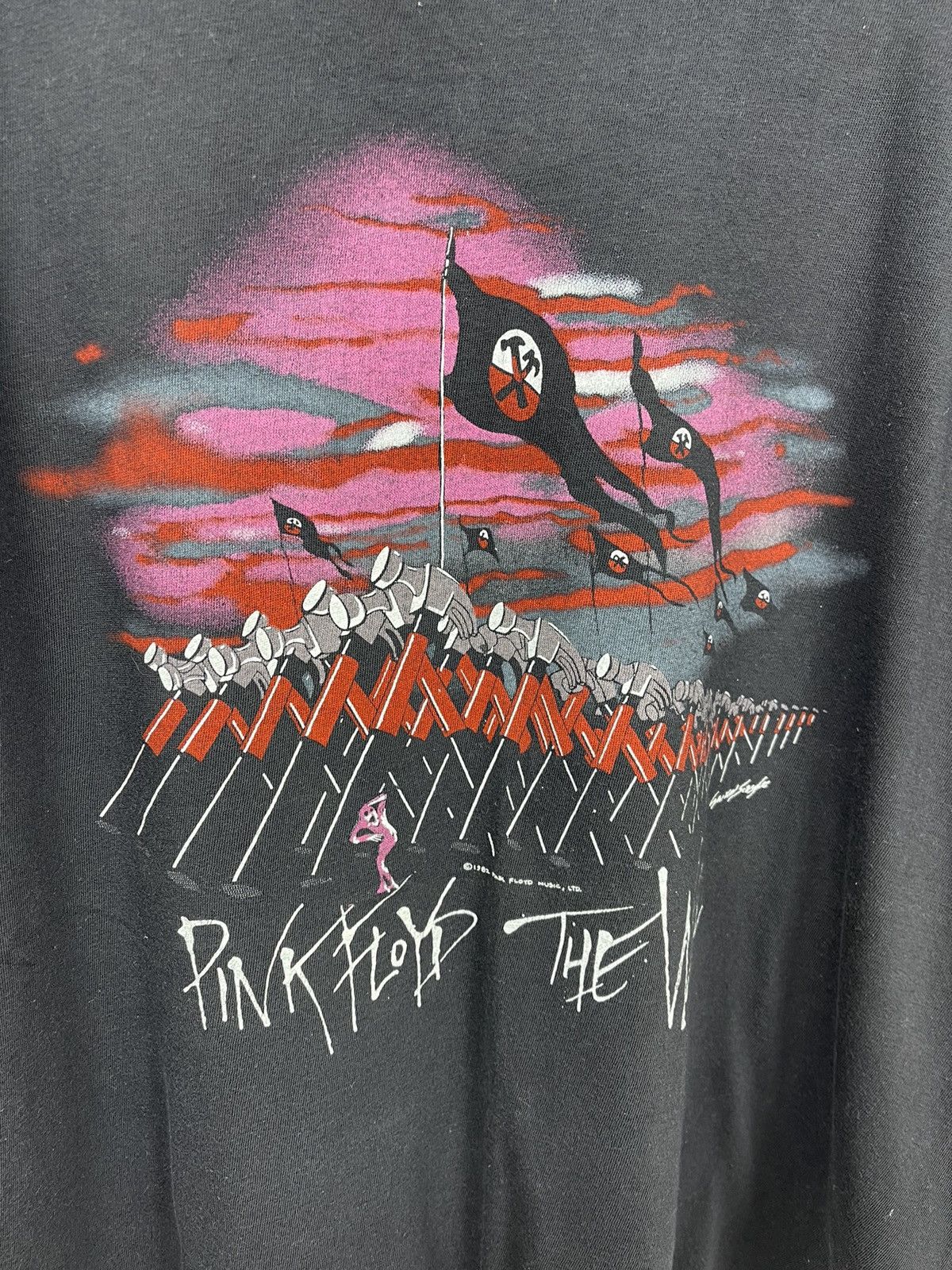 Pink Floyd Vintage 1982 Pink Floyd The Wall T-Shirt Size XL Black Rare Size US XL / EU 56 / 4 - 2 Thumbnail