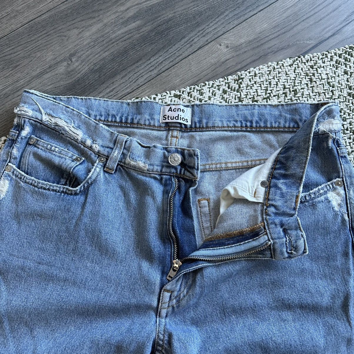 Acne Studios Acne Studios Boy Indigo Fray Light Wash Distressed Jeans Size 32" / US 10 / IT 46 - 6 Thumbnail