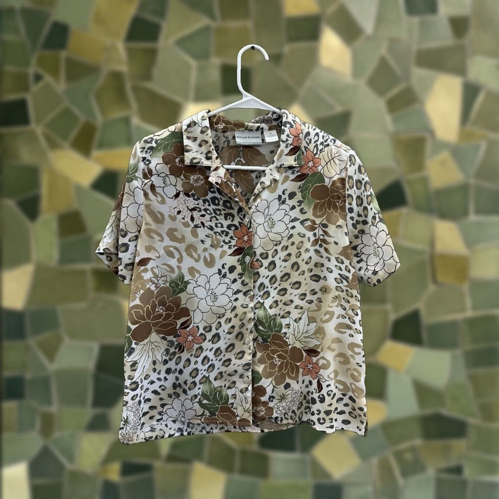 Vintage Alfred Dunner Button-Up Womens Petite 10 Floral Animal Print Short Sleeve Beige 90s Womens Shirt Connection Size 32" / US 10 / IT 46 - 1 Thumbnail