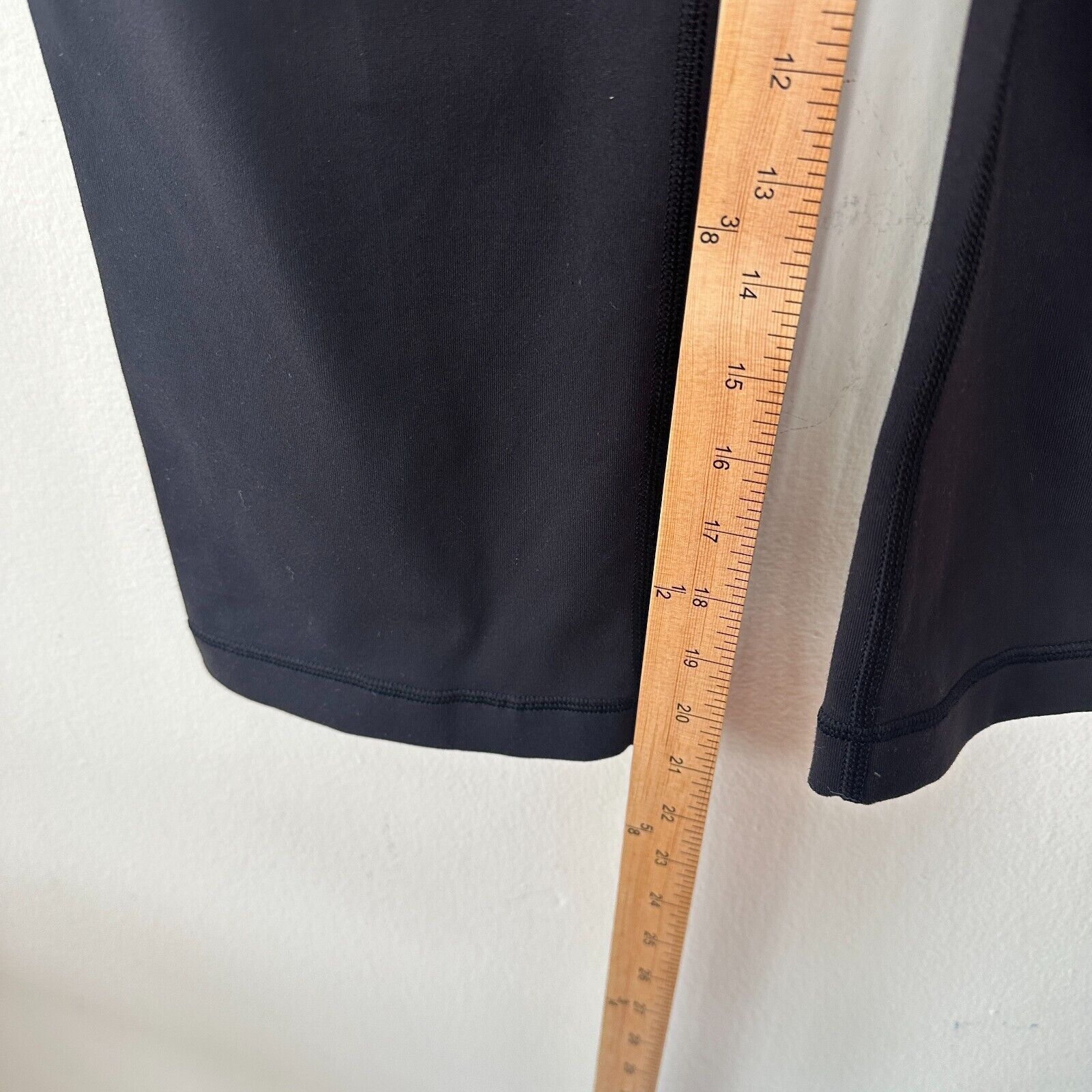 Lululemon Lululemon Black Wide Crop Legging Floral Stripe Waistband 6 Size 28" / US 6 / IT 42 - 8 Thumbnail