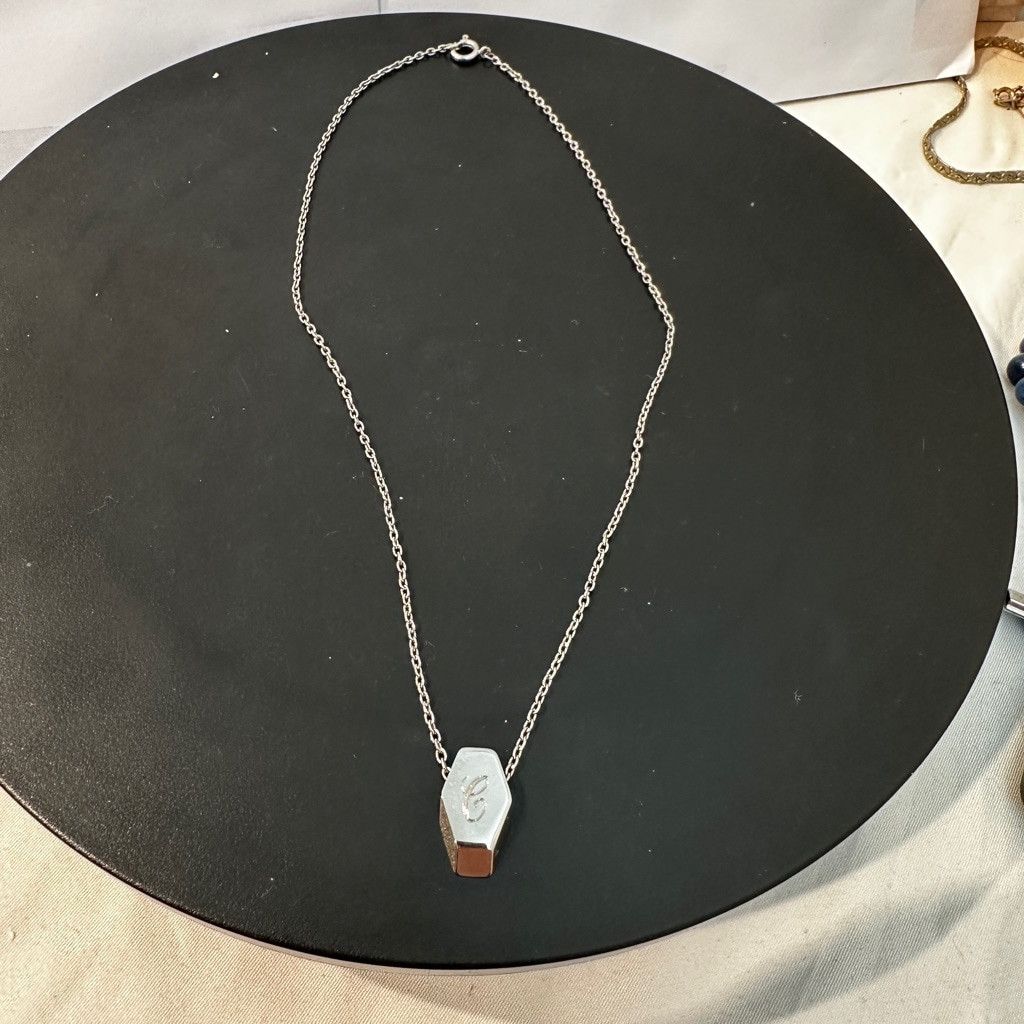 Other Silvertone Hexagon Pendant Necklace Adjustable Unbranded Size ONE SIZE - 12 Thumbnail