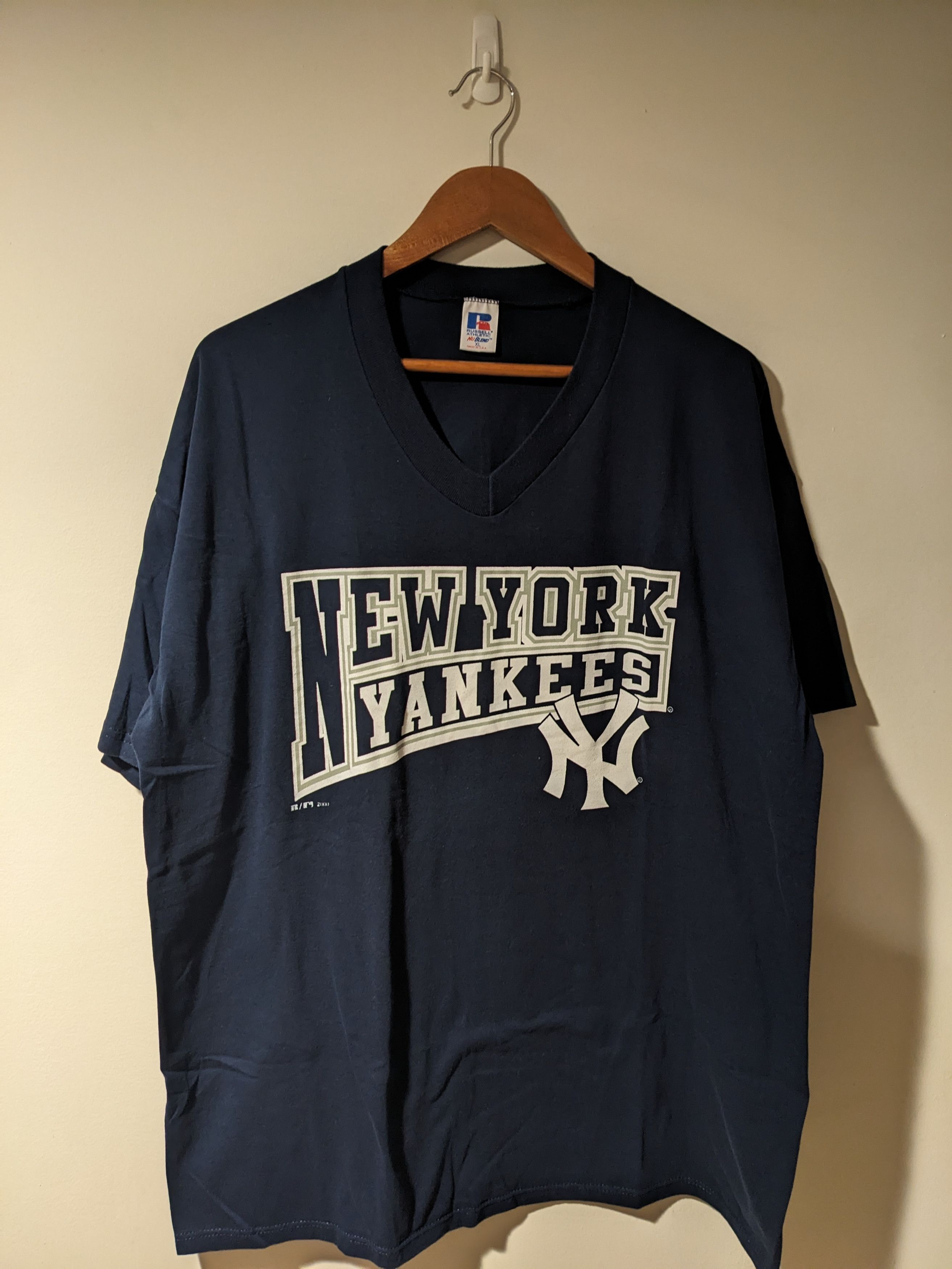 MLB × New York Yankees × Vintage Vintage 2000 New York Yankees MLB Baseball Russell T-Shirt Size US XL / EU 56 / 4 - 1 Thumbnail