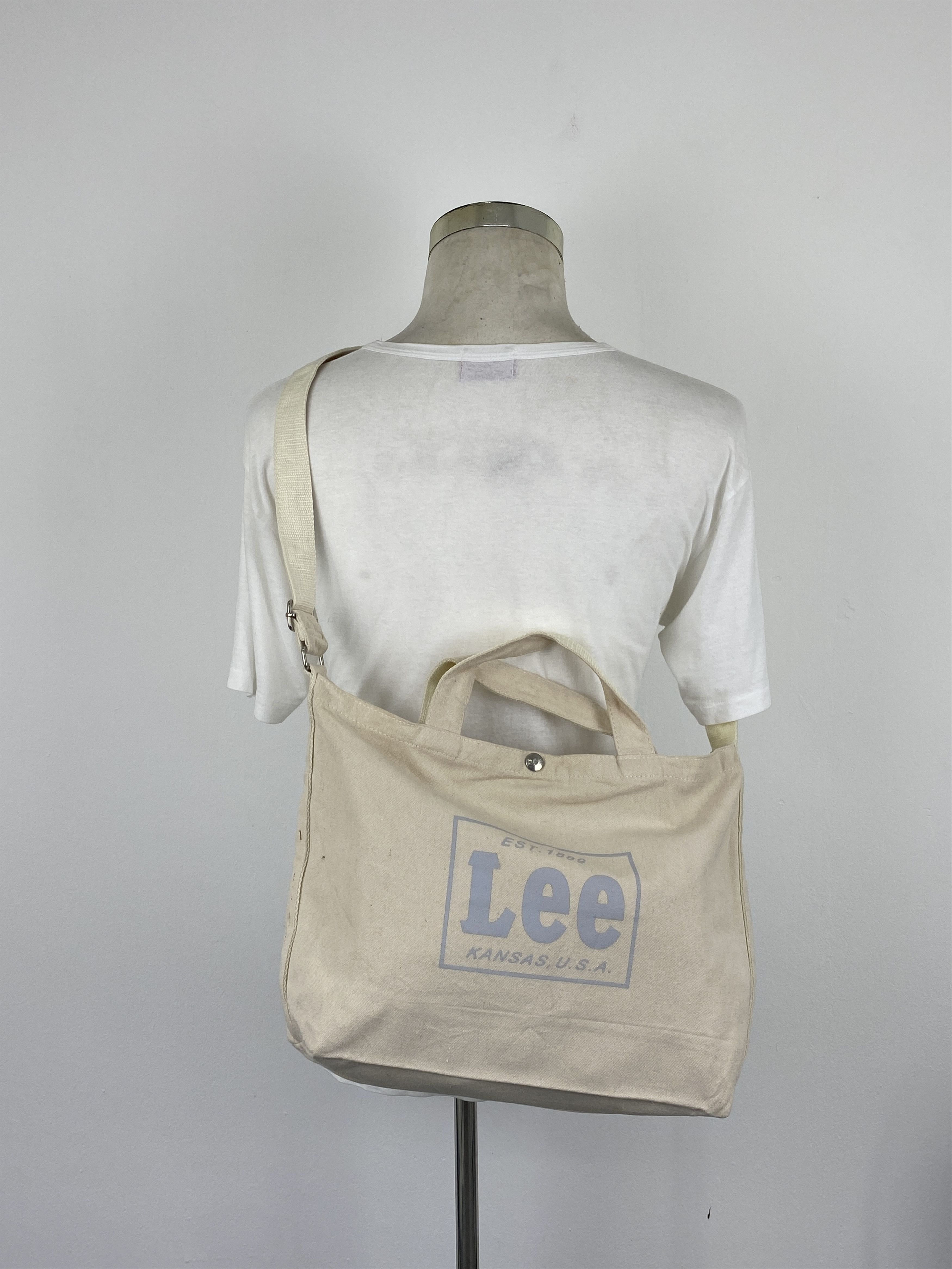 Lee Vintage Lee Big Logo Crossbody Bag BG0179 Size ONE SIZE - 1 Thumbnail