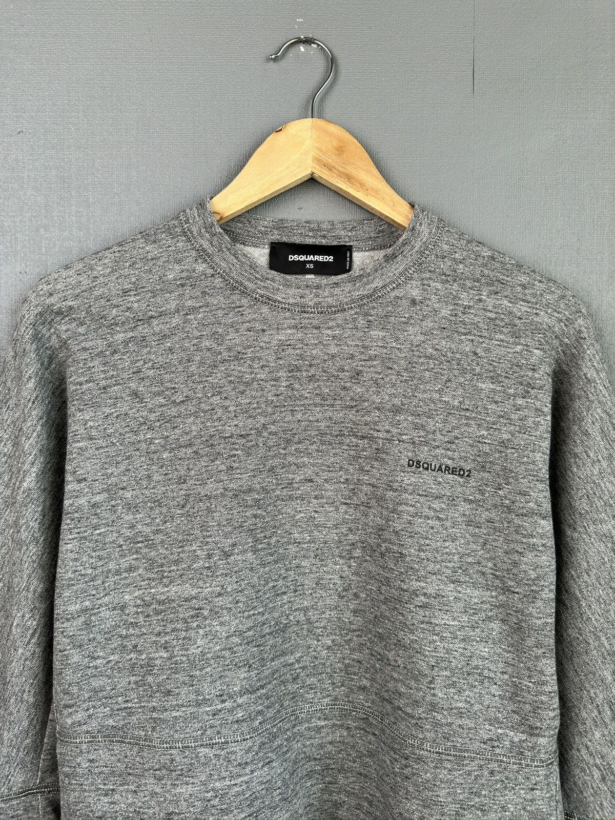 Dsquared2 DSQUARED2 Cropped Boxy Fit Grey Sweatshirt Small Logo Size XS / US 0-2 / IT 36-38 - 3 Thumbnail