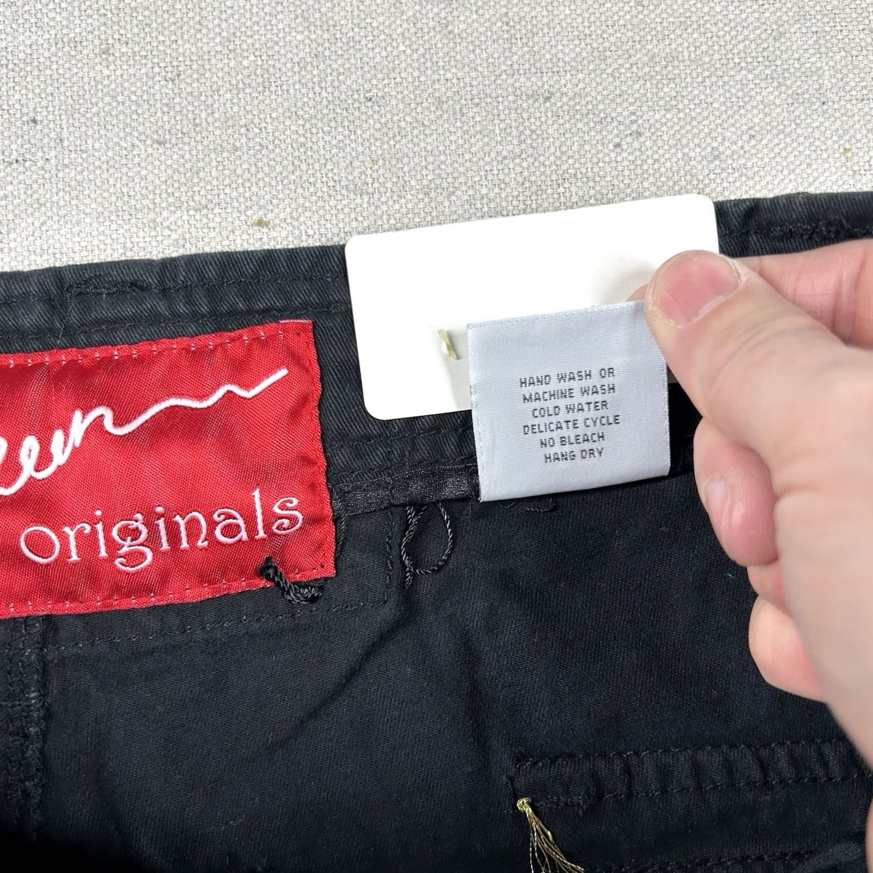 Vintage VINTAGE Miskeen Shorts Mens 40 Cargo Hip Hop Skater Black Gold Embroidery Relaxed Baggy Size US 40 / EU 56 - 5 Thumbnail
