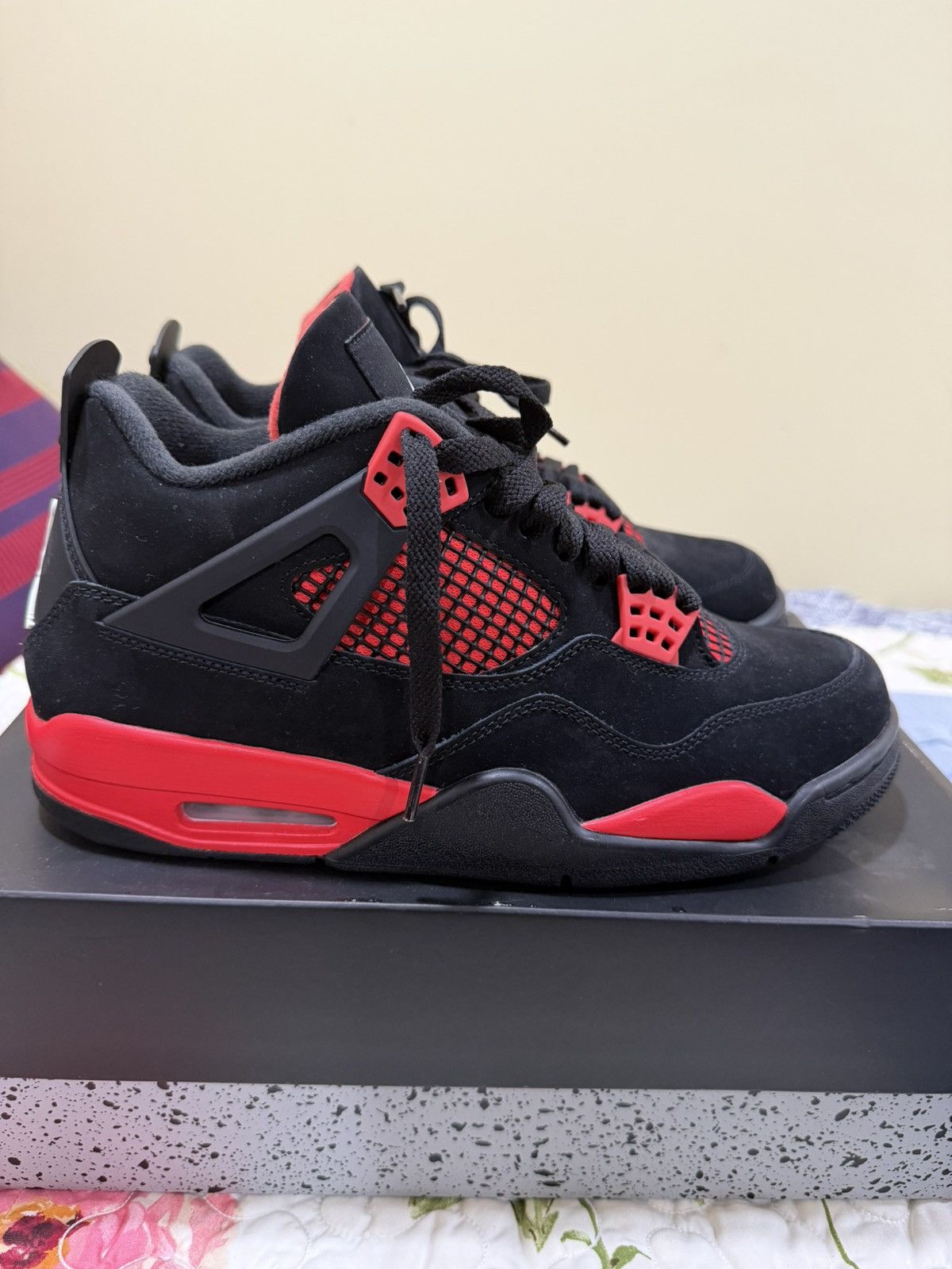 Jordan Brand Black Red thunder 11s Size US 9 / EU 42 - 2 Thumbnail