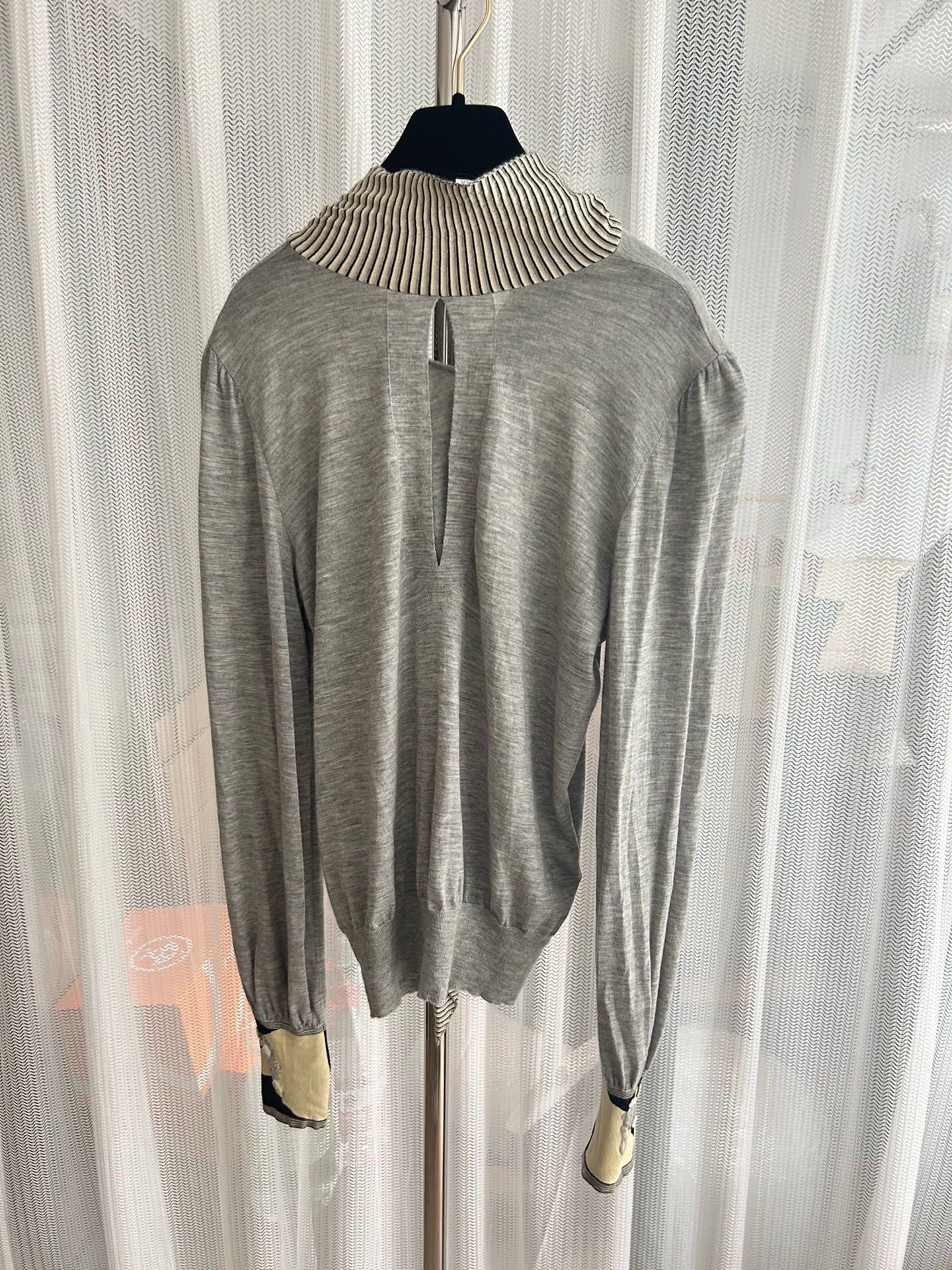 Chanel CHANEL Gray Poncho Knit Top 42 Size M / US 6-8 / IT 42-44 - 2 Thumbnail