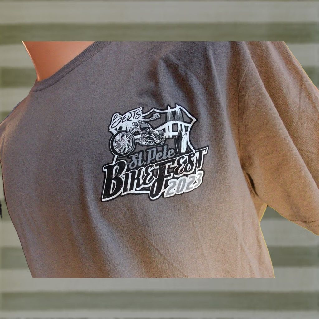 Gildan BERTS St Pete Beach Bikefest 2023 t shirt Men's XL Harley Barracuda Gildan Cotton Black Graphic Print Double-Sided Vintage: No Woman/Men? Size US XL / EU 56 / 4 - 1 Thumbnail