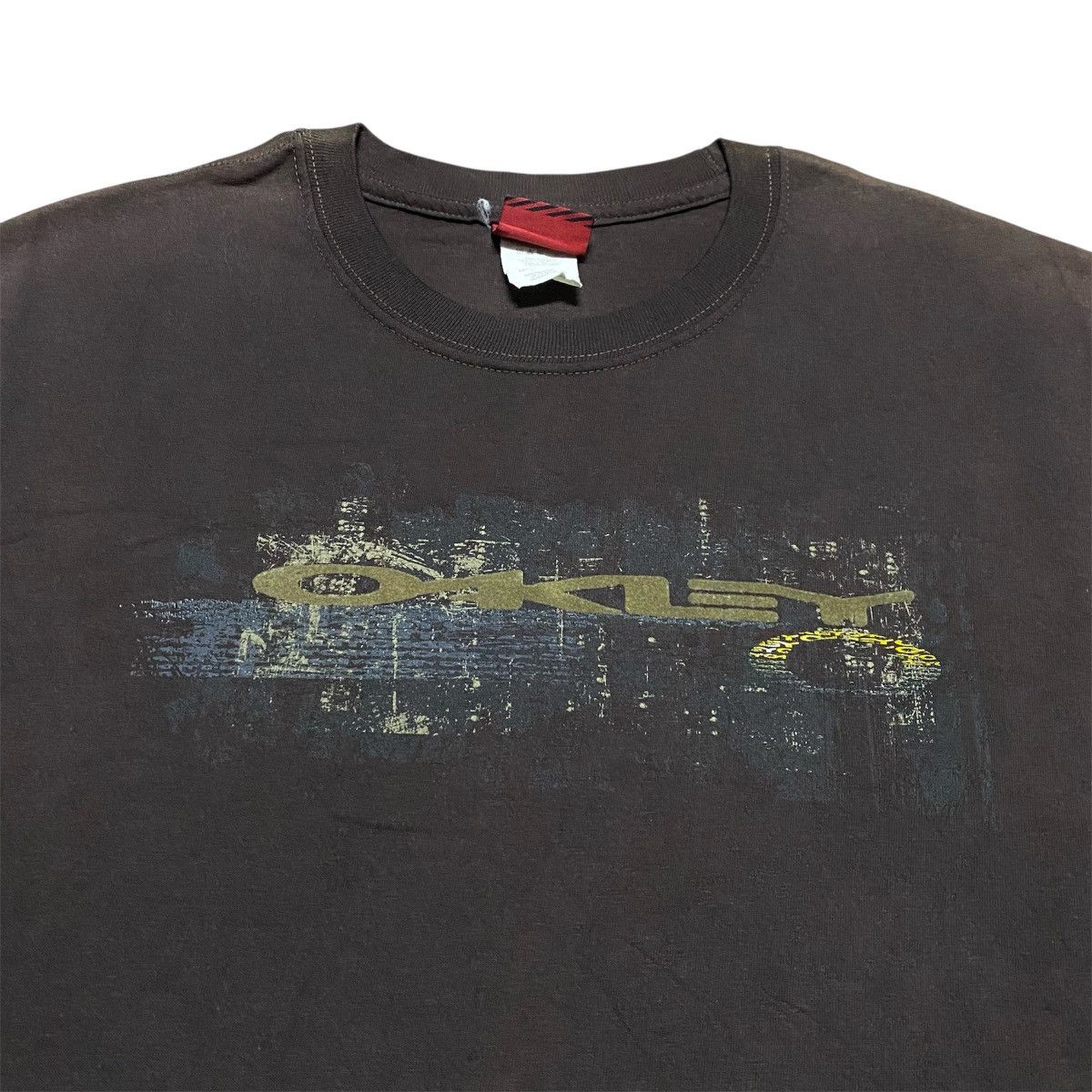 Oakley Rare‼️🔥Vintage 90s Oakley SpellOut Matrix T-Shirt Size US L / EU 52-54 / 3 - 3 Thumbnail