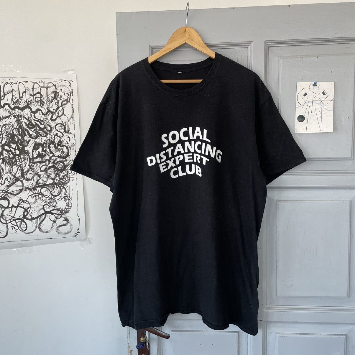 Vintage Vintage Social Distancing Expert Club T-shirt Size XL Size US XL / EU 56 / 4 - 1 Thumbnail