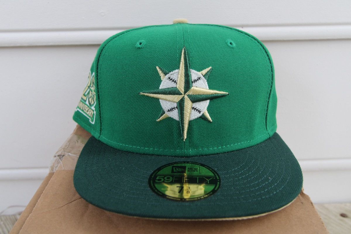 Hat Club × MLB × New Era 7 3/8 New Era Seattle Mariners Exclusive Fitted GITD Size ONE SIZE - 1 Thumbnail