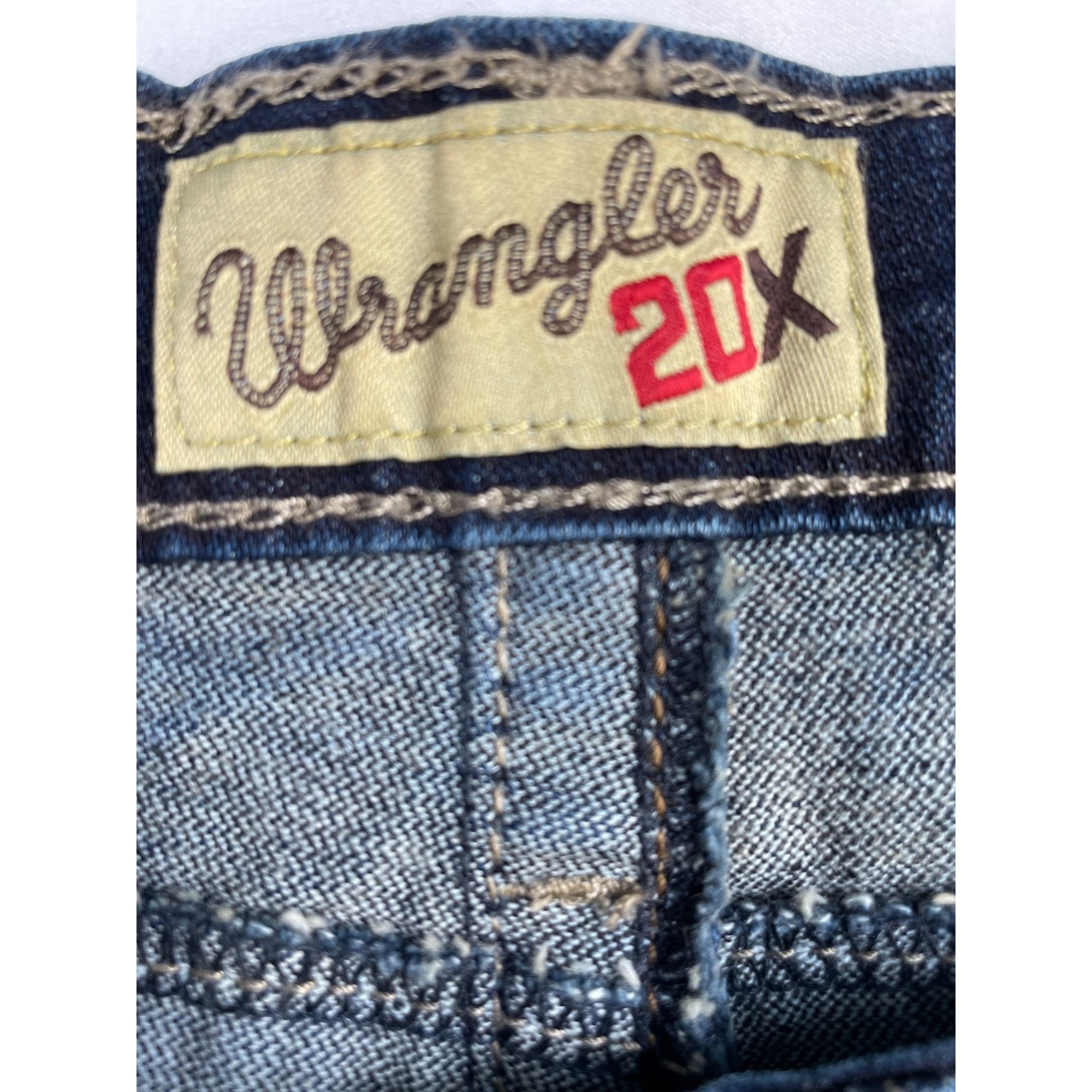 Wrangler Wrangler Men's Blue Faded Jeans Straight Size 36 x 34 SKU 45 Size US 36 / EU 52 - 5 Thumbnail