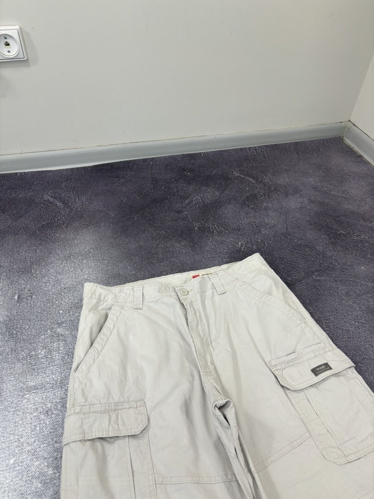 Wrangler Vintage Wrangler Y2K Beige Military Style Hype Cargo Shorts Size US 36 / EU 52 - 4 Thumbnail