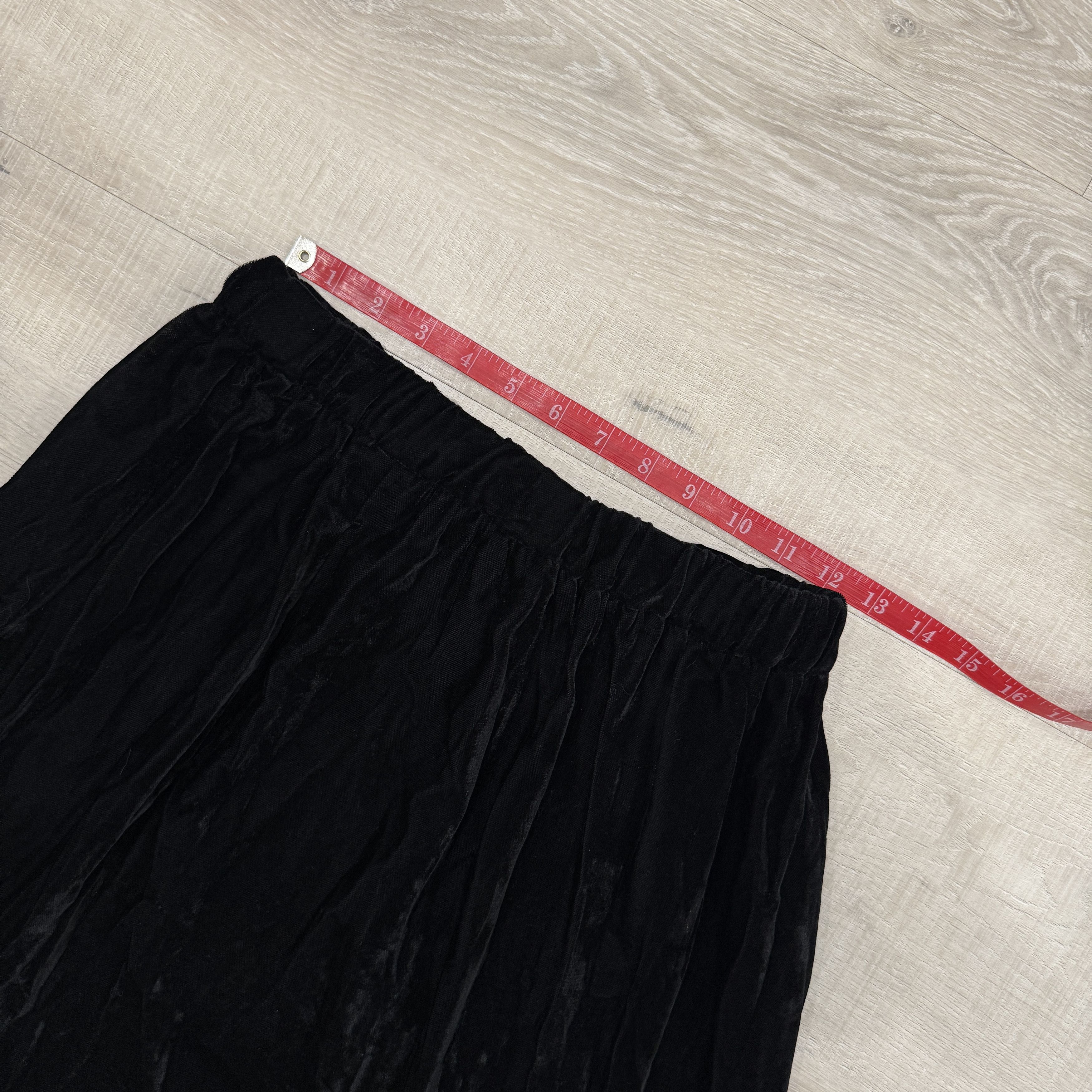 Comme des Garcons Comme des Garcons Black Velvet Skirt Size 25" / US 0 / IT 36 - 4 Thumbnail