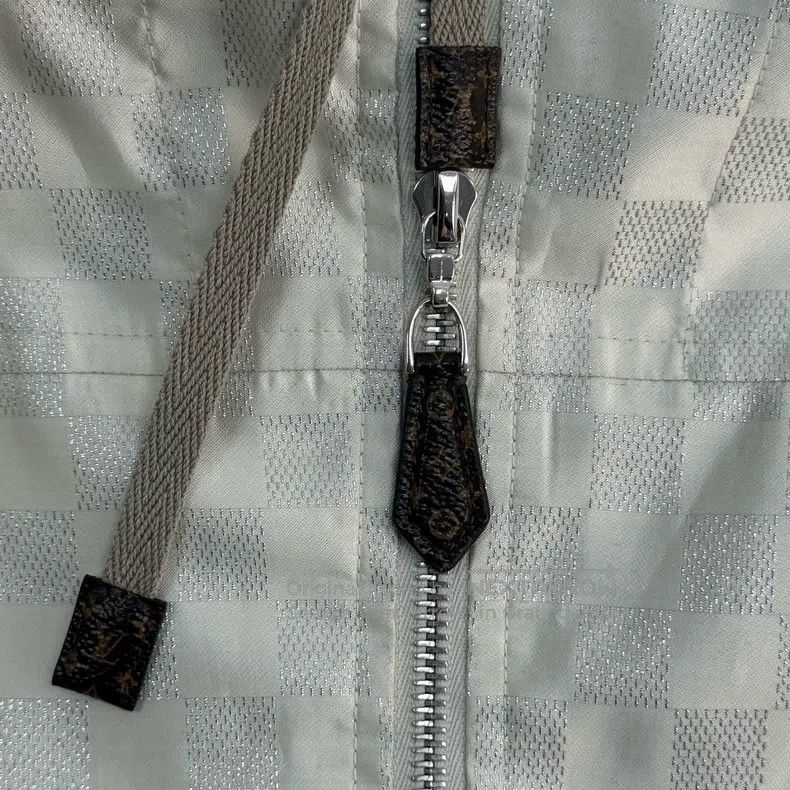 Louis Vuitton Louis Vuitton Beige silver checkerboard hooded jacket Size XS / US 0-2 / IT 36-38 - 7 Thumbnail
