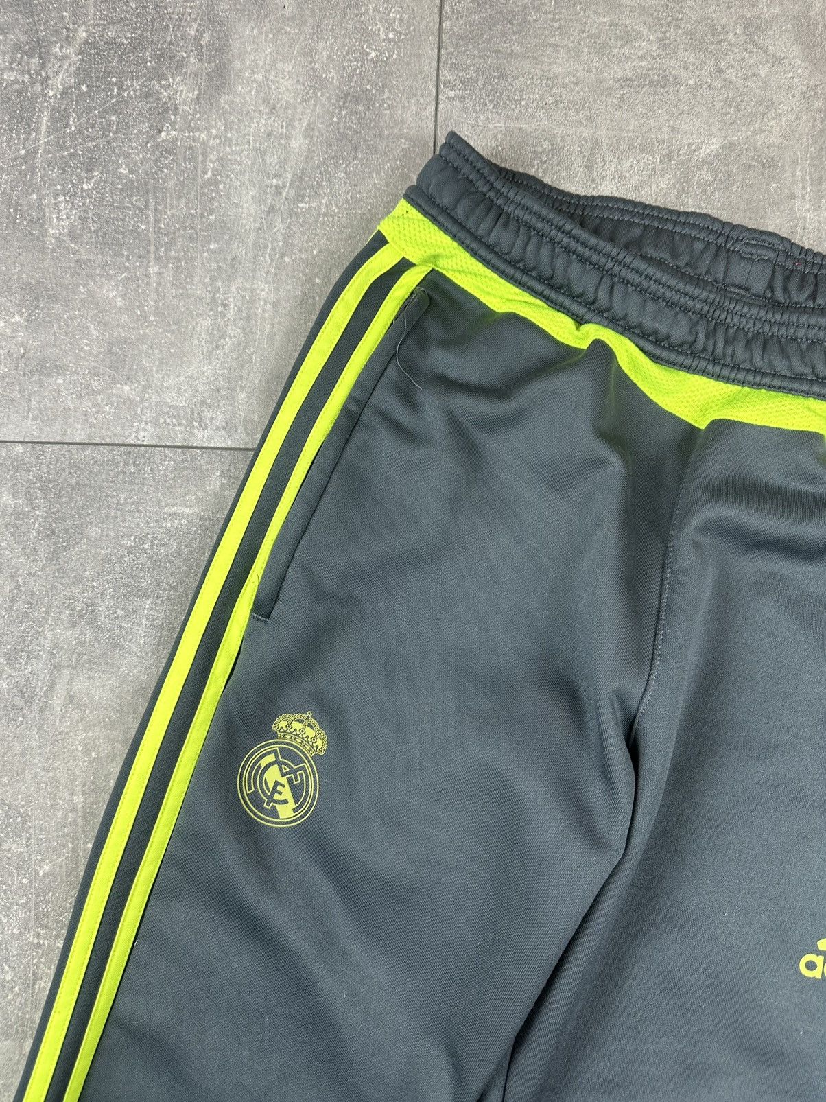 Adidas Adidas Real Madrid Soccer Training Sweatpants Size US 29 - 4 Thumbnail