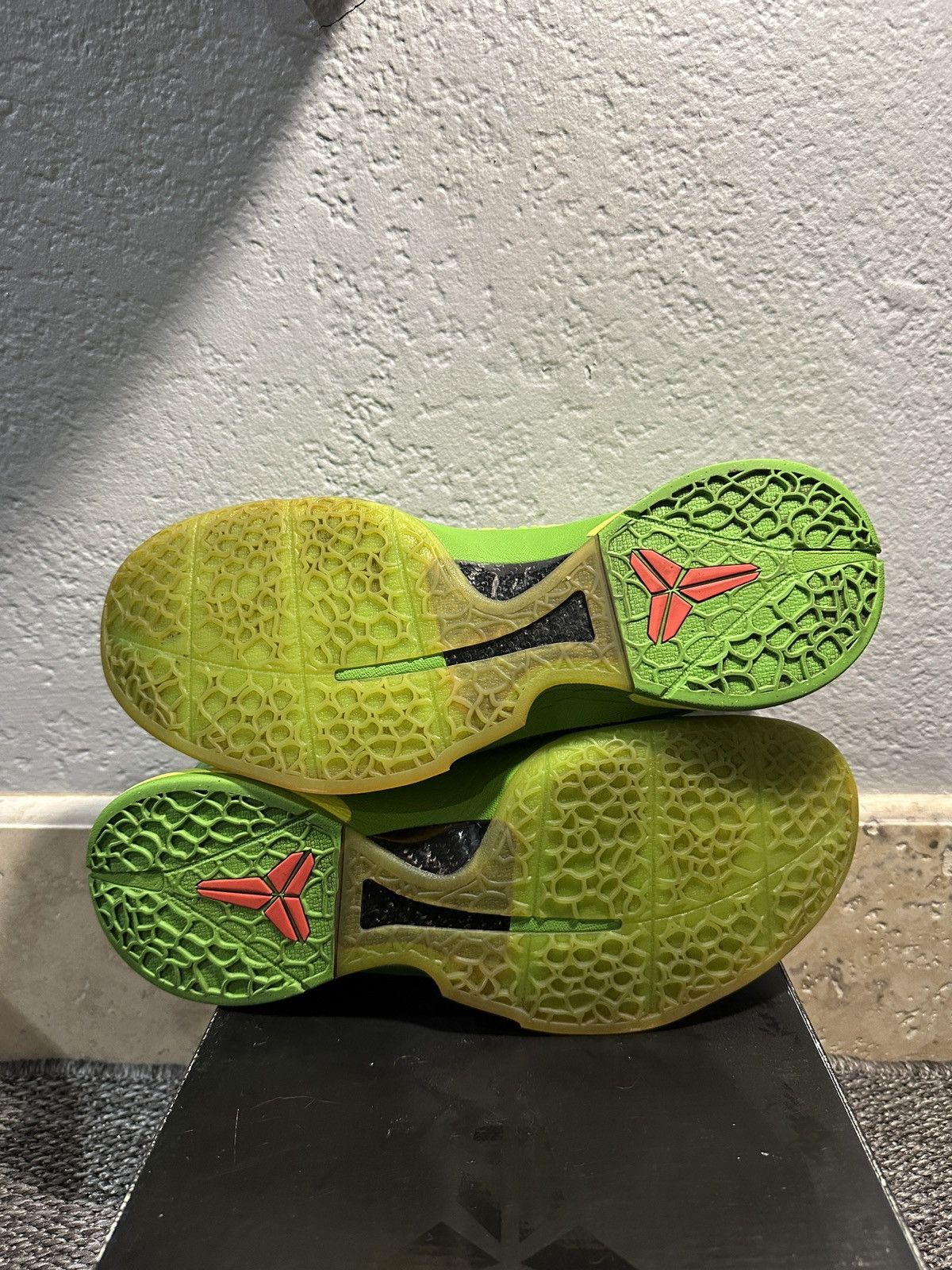 Nike Nike Kobe 6 Proto Grinch Size US 12 / EU 45 - 5 Thumbnail