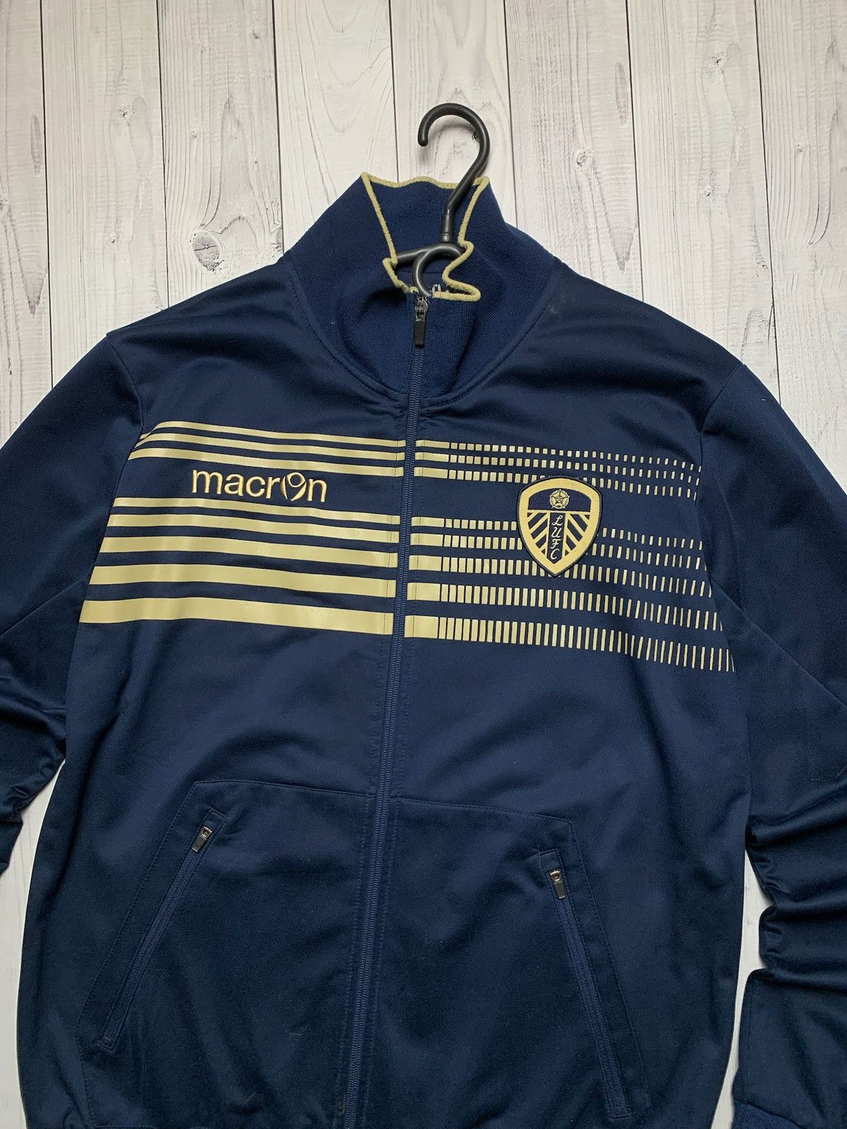 Vintage Vintage Leeds macron soccer jacket size L logo Size US L / EU 52-54 / 3 - 3 Thumbnail