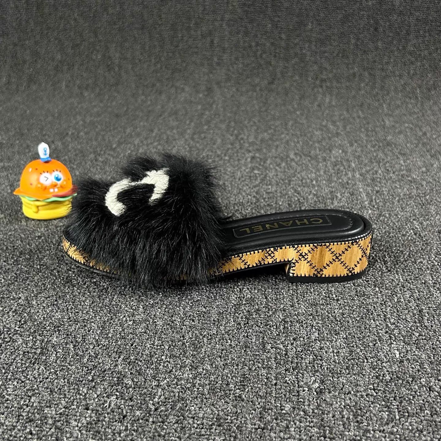 Chanel Chanel Black Fur Slippers Size 36 Size US 5.5 / IT 35.5 - 3 Thumbnail
