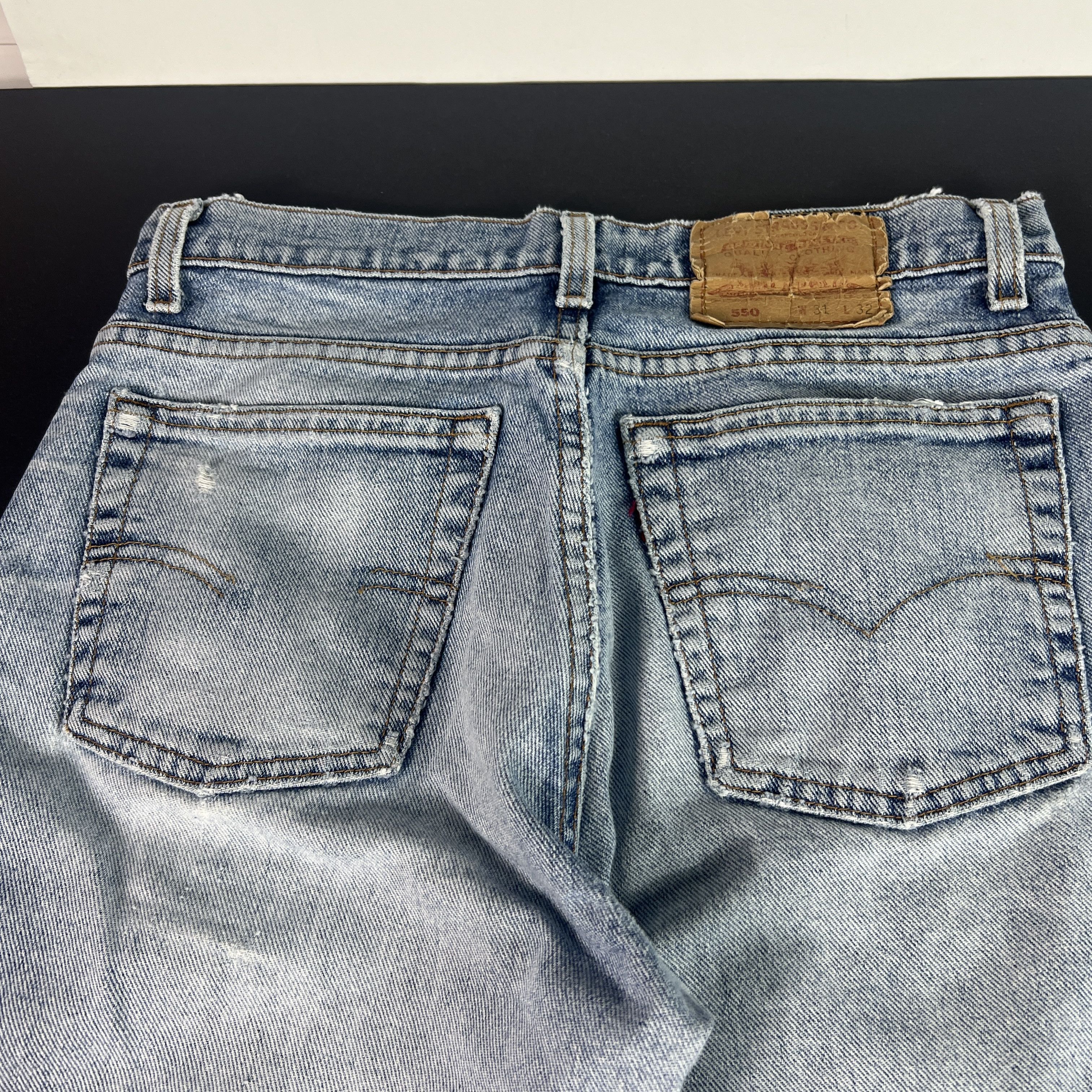Levi's VTG 90s Levi's Jean 550 Relaxed Tapered Blue Thrashed Denim Size US 31 - 13 Thumbnail