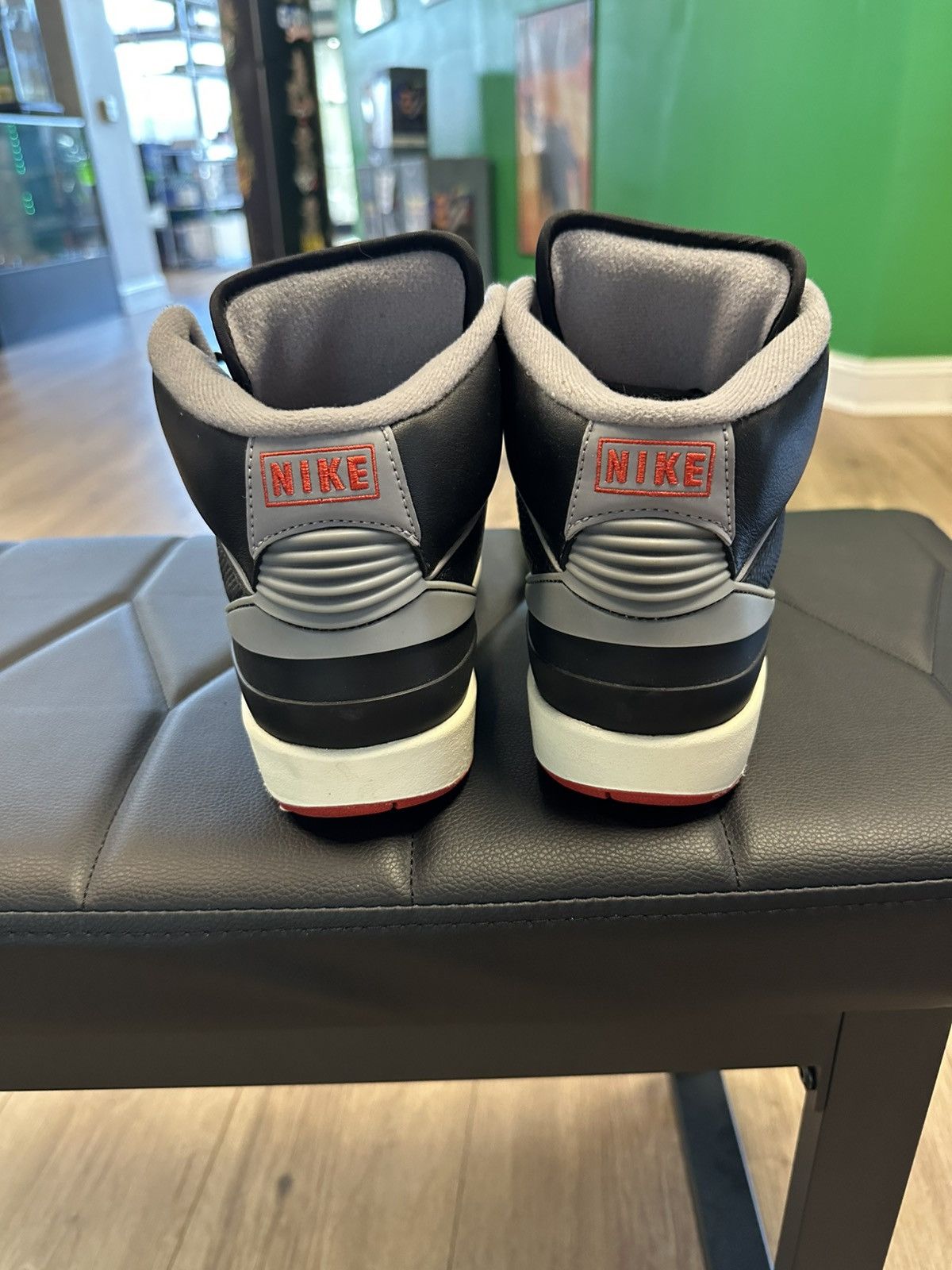 Nike Jordan 2 Retro Size US 6.5 / EU 39-40 - 2 Thumbnail