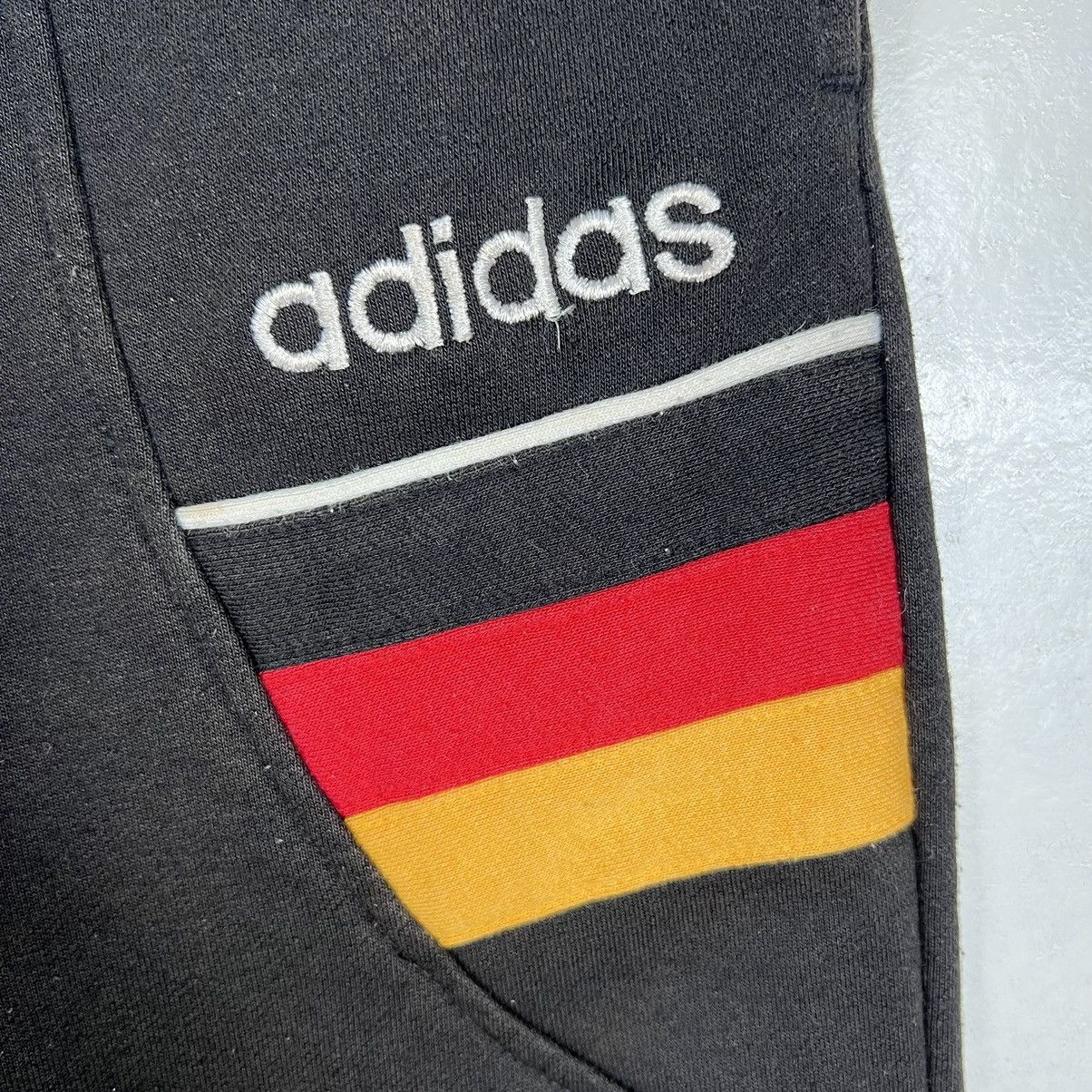Adidas 🔥VINTAGE 90s ADIDAS GERMANY SHORTS PANTS Size US 30 / EU 46 - 7 Thumbnail