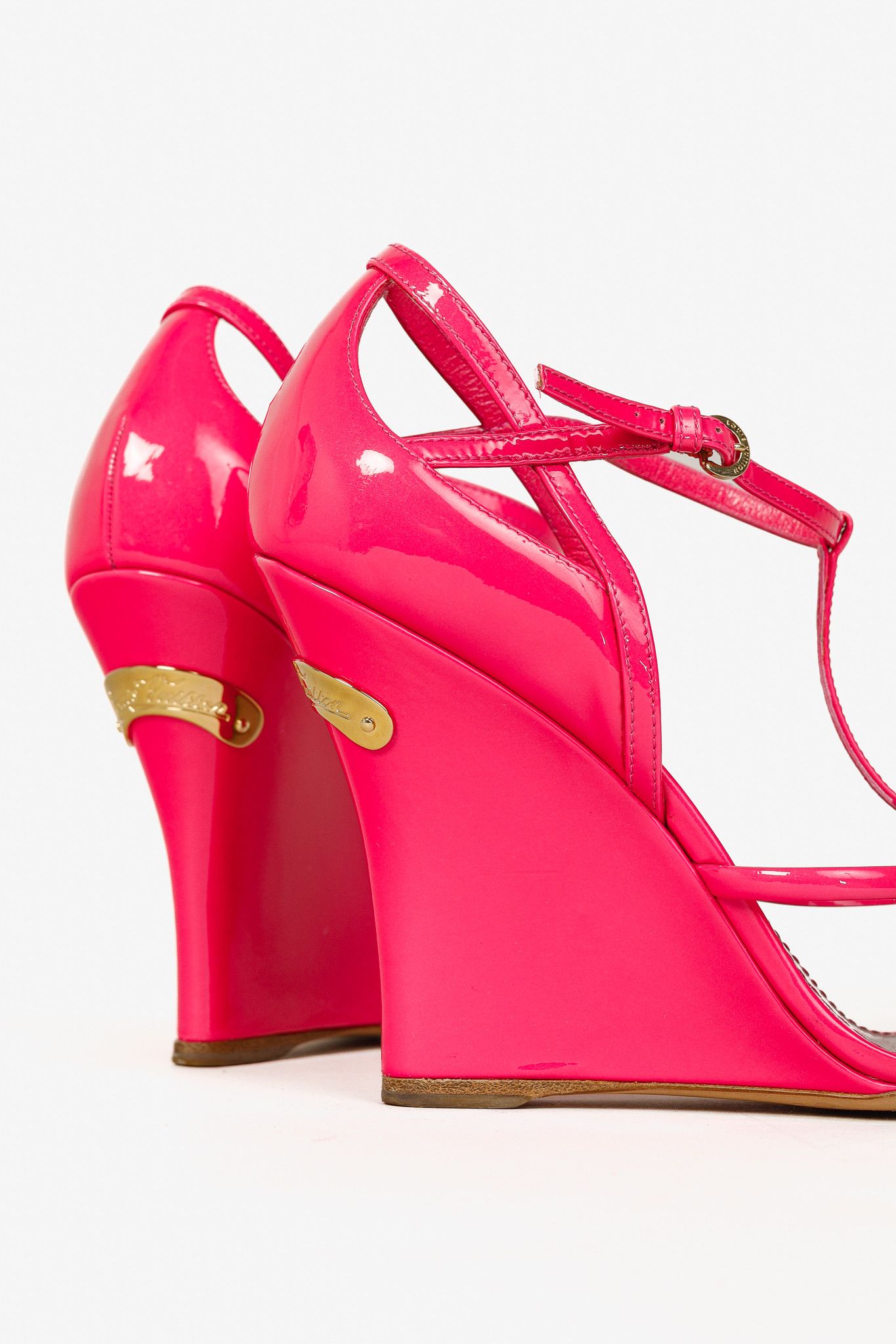 Louis Vuitton Louis Vuitton Strawberry Patent T-Strap Wedge Sandals Size US 7 / IT 37 - 9 Thumbnail